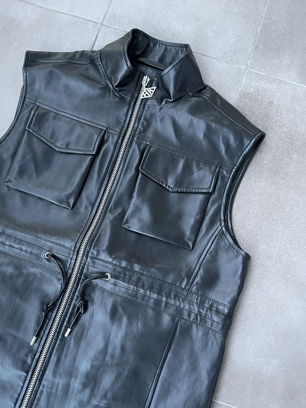 Han Kjobenhavn !DS! FW22 Han Kjobenhavn Desk Zip Up Cargo Vest Size L / US 10 / IT 46 - 11 Thumbnail
