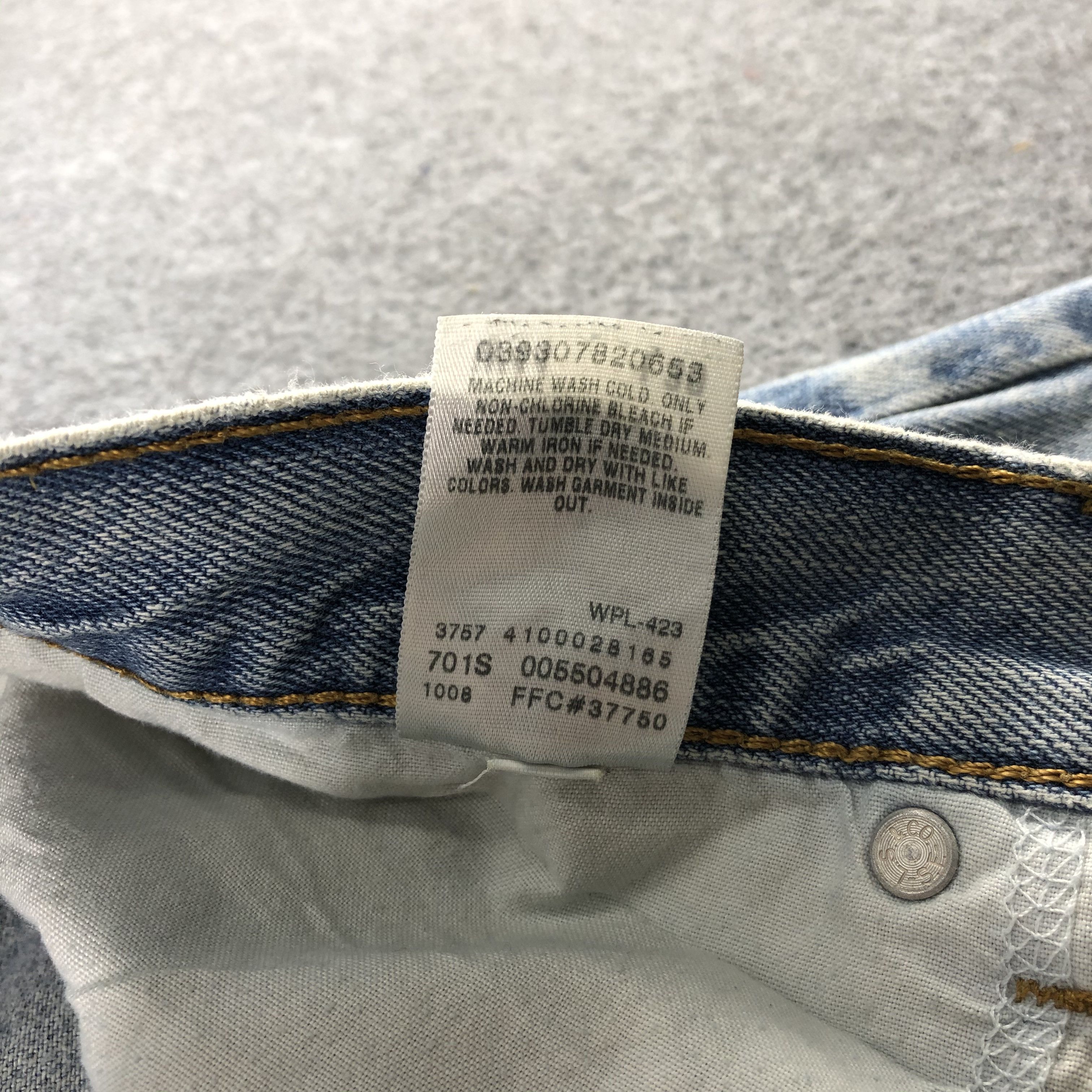 Levi's Vintage Levis 550 Light Wash Jeans-J1291 Size US 43 - 12 Thumbnail