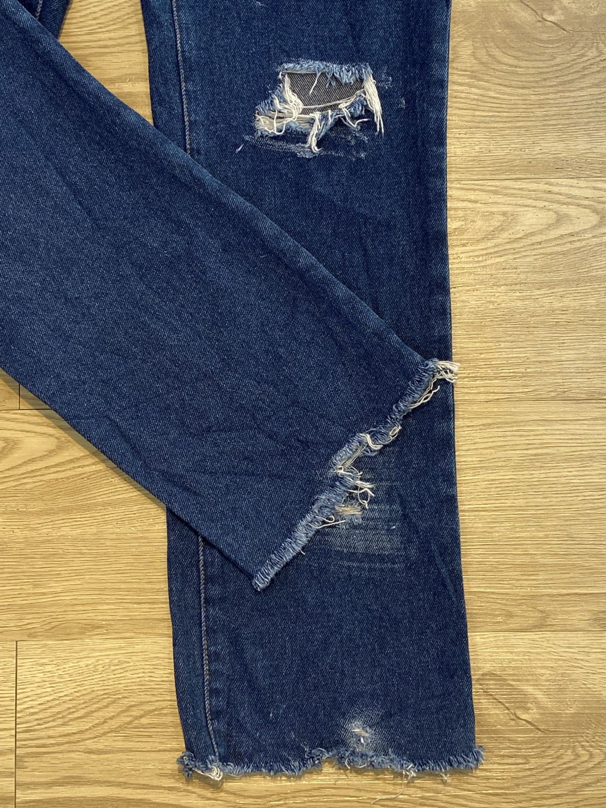 Japanese Brand Japanese Vintage Distress Hairy Leg Loose Style Jeans Size US 29 - 11 Thumbnail