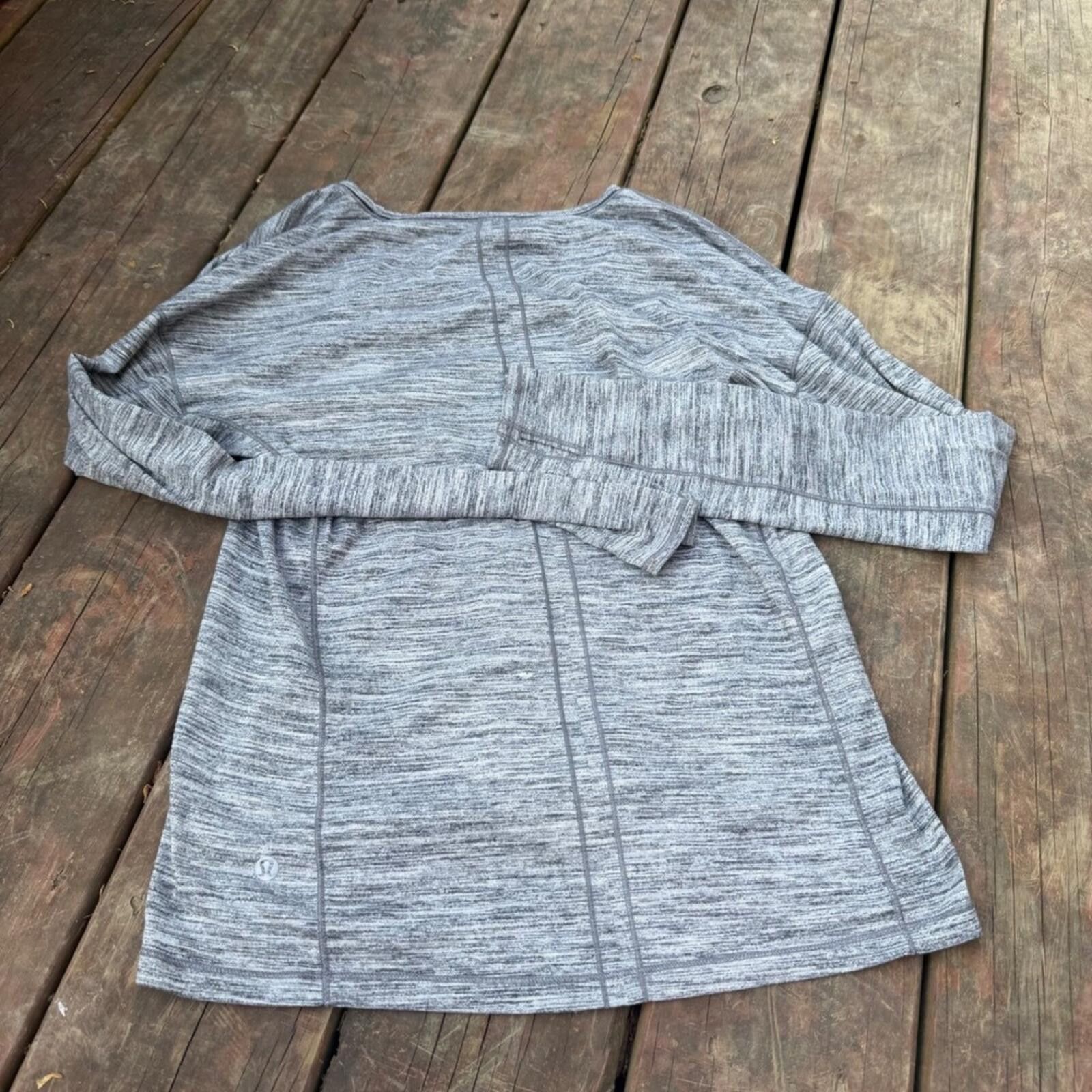 Lululemon Lululemon Grey Space Dye Long Sleeve Running Workout Top Size S / US 4 / IT 40 - 3 Thumbnail