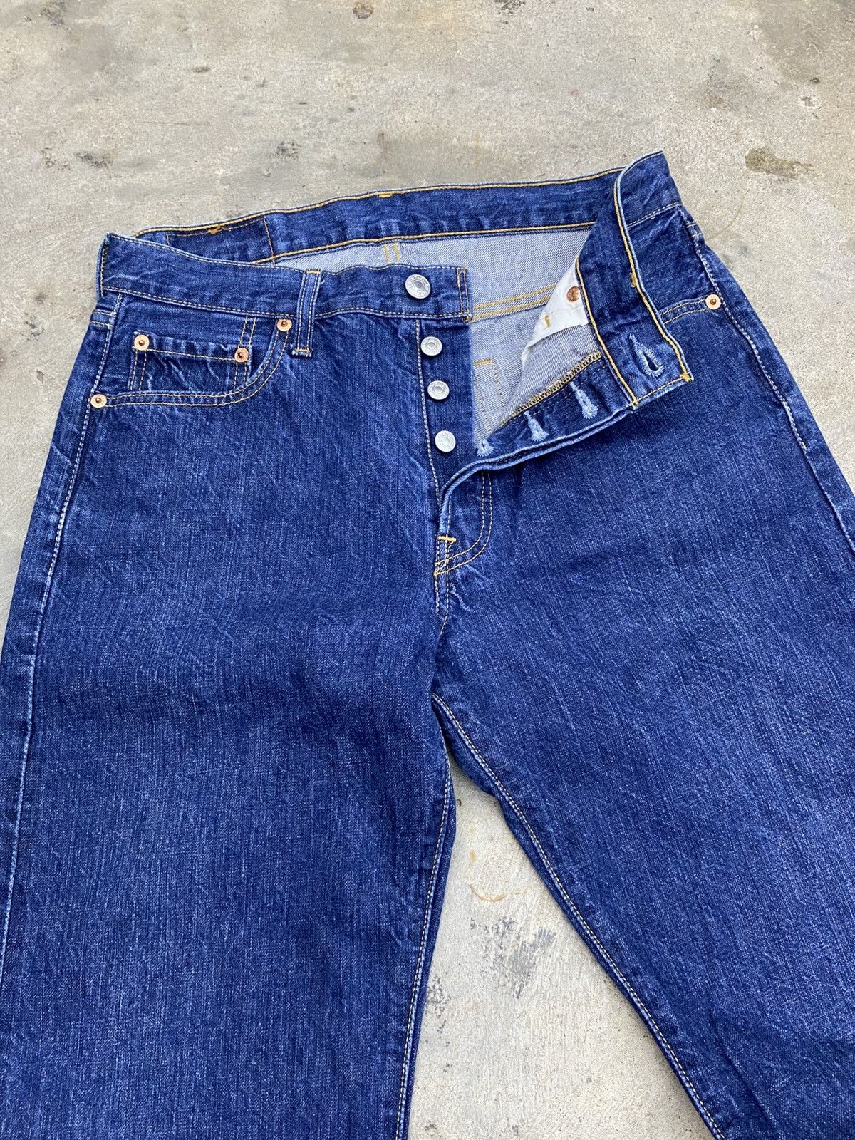 Levi's × Levi's Vintage Clothing × Vintage 💥Bindding Offer💥 levis 501 blue jeans pant Size US 29 - 3 Thumbnail