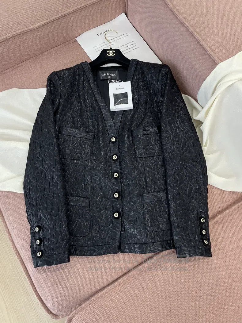 Chanel Chanel Black V-neck jacket Size S / US 4 / IT 40 - 1 Thumbnail