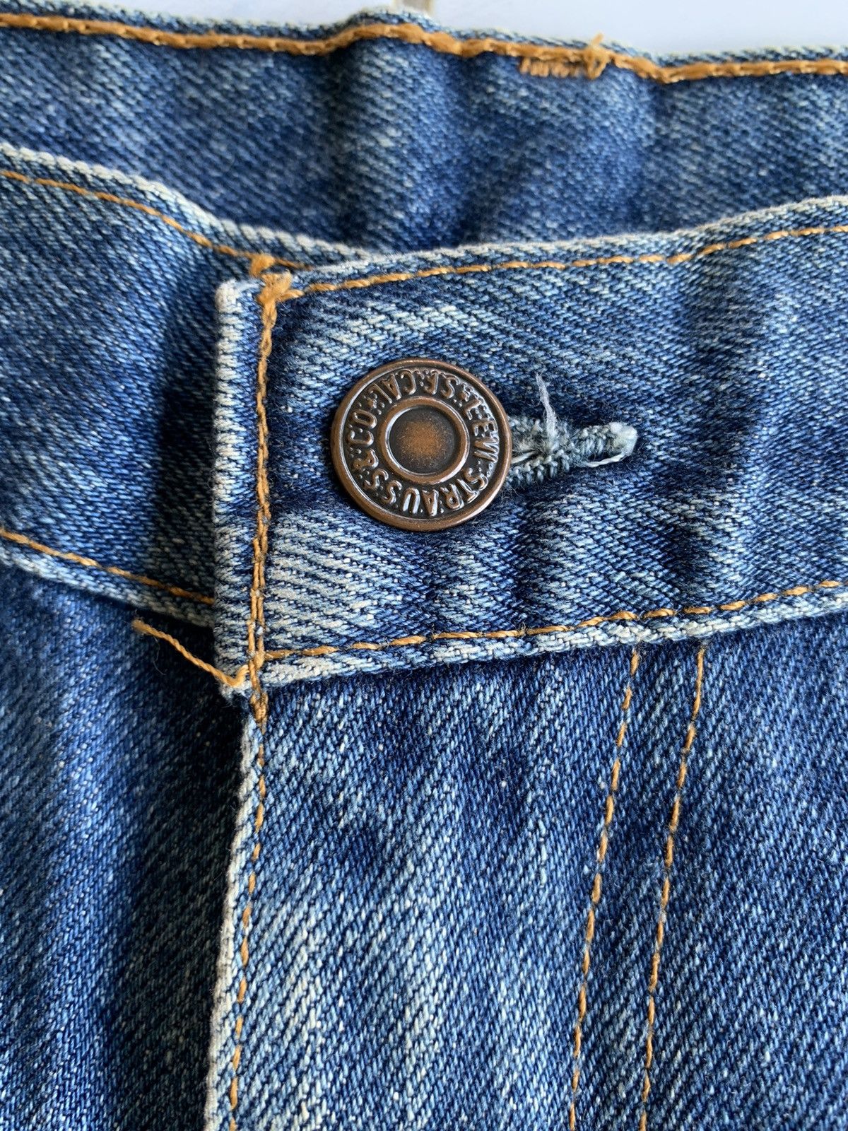 Tornado Mart VINTAGE FLARED LEVIS 646 BOOTCUT DISTRESSED DENIM Size US 32 / EU 48 - 9 Thumbnail