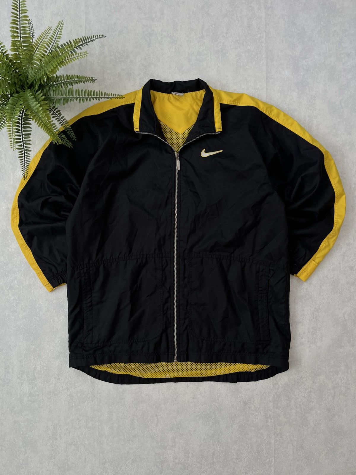 Nike 90’s NIKE BIG BACK SWOOSH LOGO OVERSIZED RETRO TRACK JACKET Size US XL / EU 56 / 4 - 2 Thumbnail
