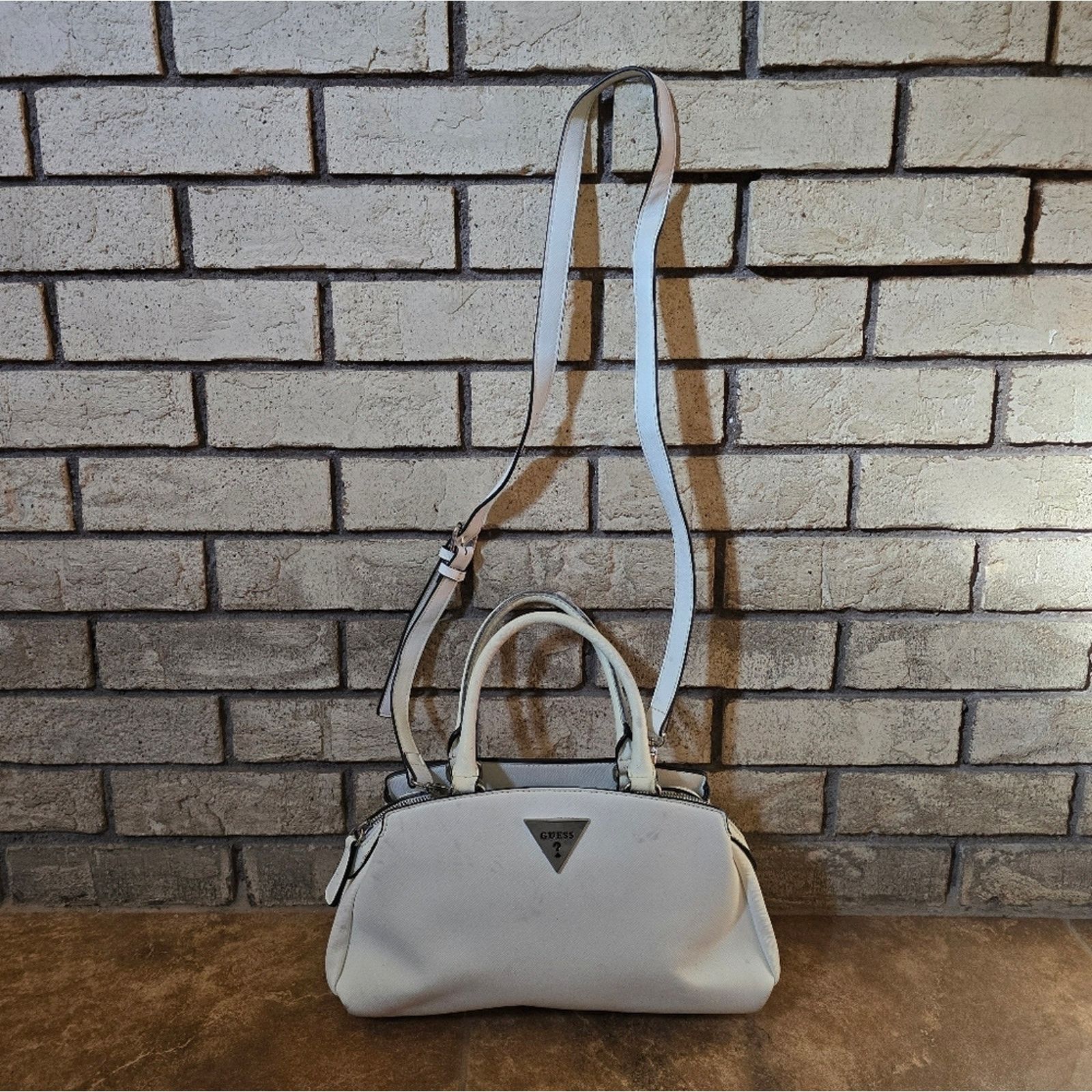 Guess White Black Trim Detailed GUESS Handbag Size ONE SIZE - 1 Thumbnail
