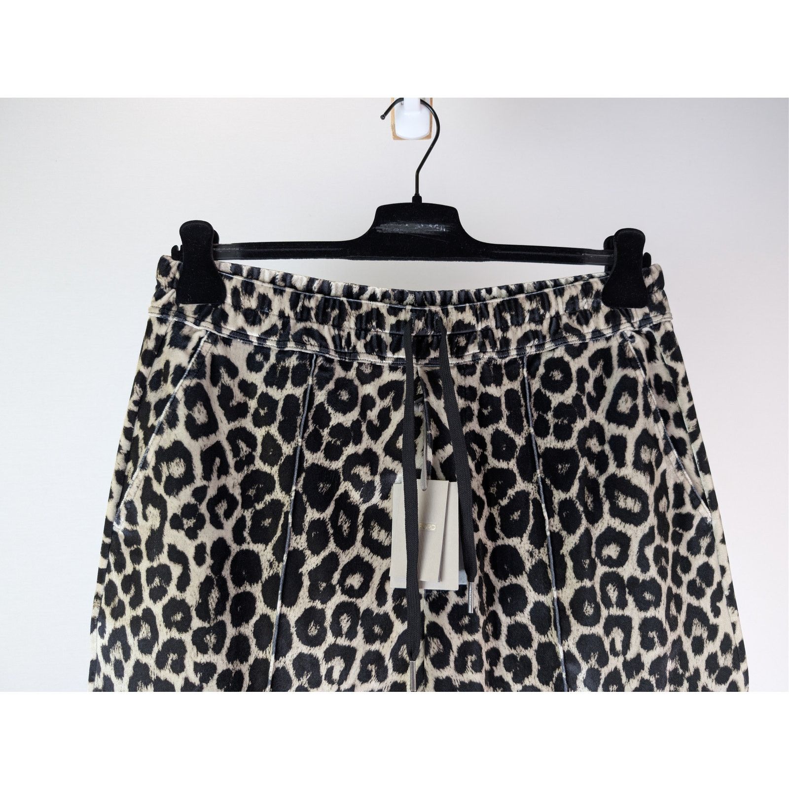 Tom Ford o1rshd1 Leopard-Print Cut and Sewn Knitted Shorts in Black Size US 34 / EU 50 - 3 Thumbnail