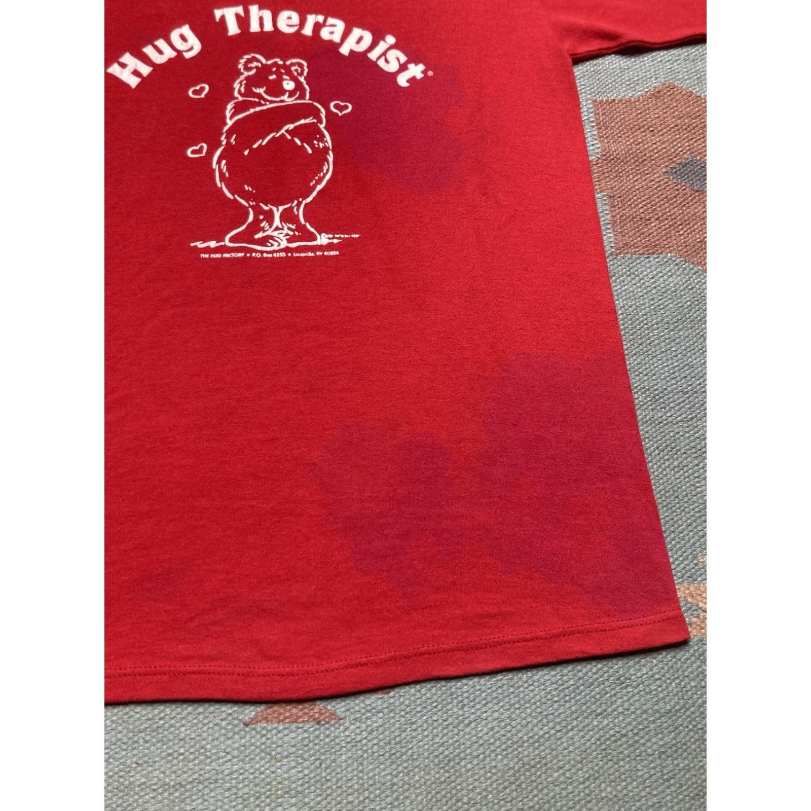 Jerzees VINTAGE 80s Jerzees T-Shirt Hug Therapist Bear Animals Red M Medium Men Shirt Size US M / EU 48-50 / 2 - 2 Thumbnail