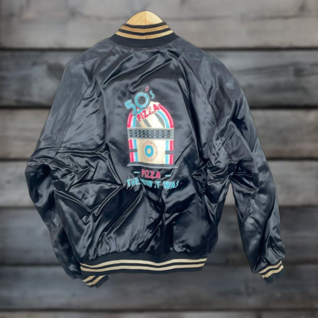 Etro VINTAGE Auburn Bomber Jacket Men L Black Satin Insulated 1950s Pizza Retro Jukebox 80s Hipster Dad - Satin Lined Nylon Shell Quilted Size US L / EU 52-54 / 3 - 1 Thumbnail