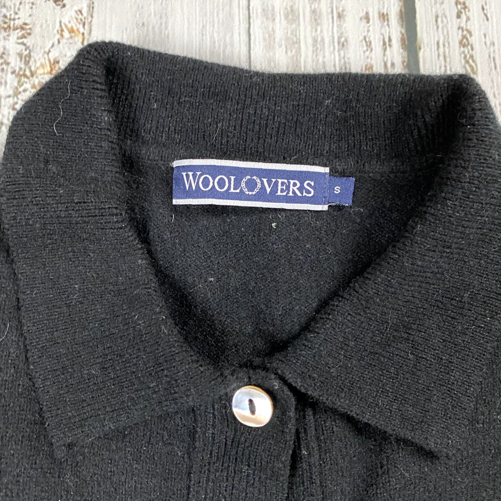 Vintage WOOLOVERS WOMENS CARDIGAN BLACK SIZE S PEARL BUTTON FRONT COLLARED PREPPY Size S / US 4 / IT 40 - 2 Thumbnail