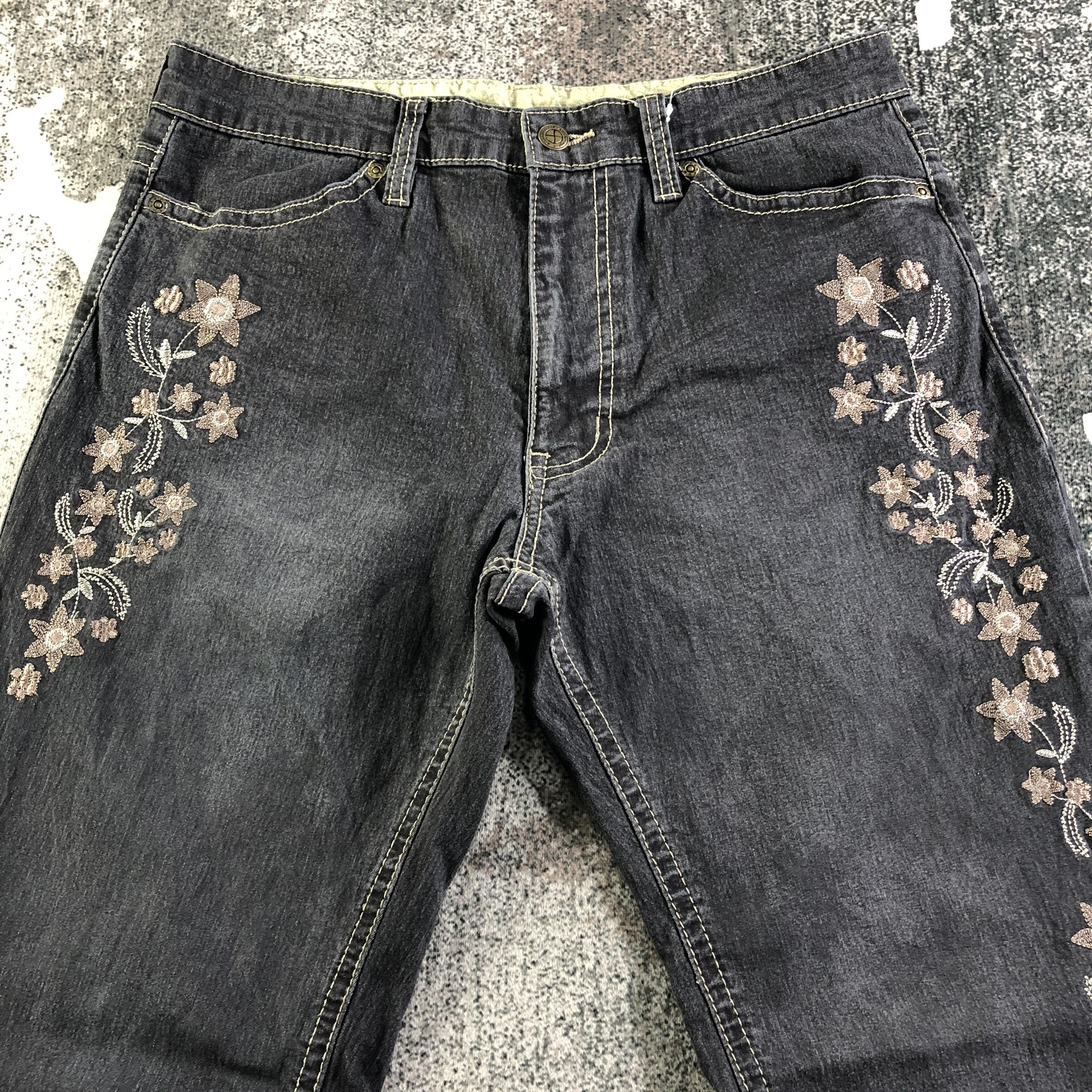 Japanese Brand Japanese Brand Flared Jeans Embroidery Denim KJ2955 Size US 30 / EU 46 - 3 Thumbnail