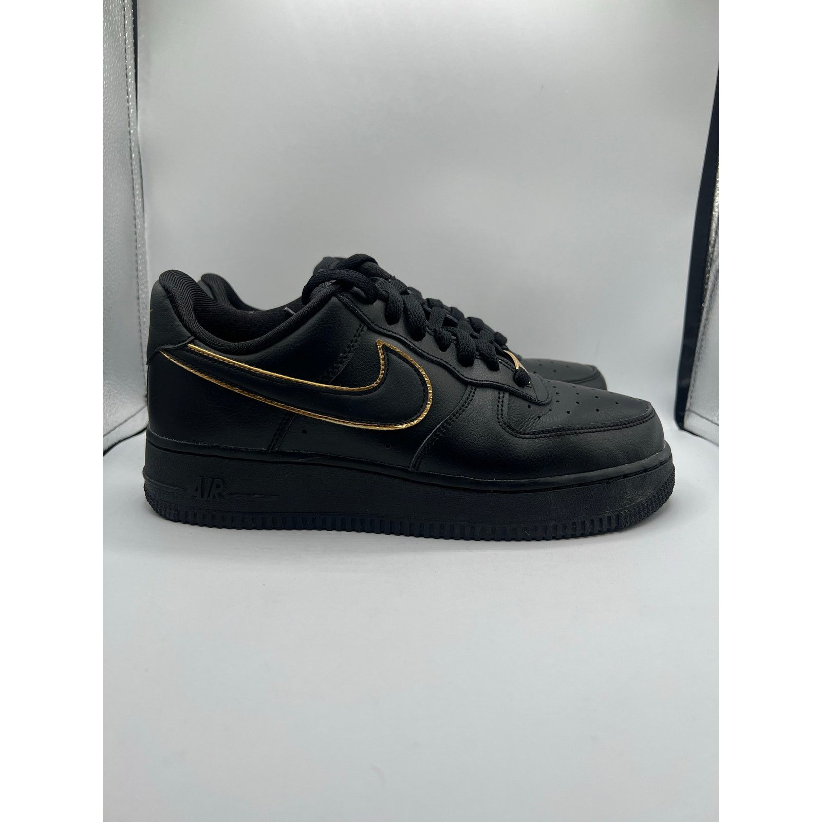 Nike Nike Air Force 1 Low ‘07 Essential “Black Gold Swoosh” Size US 7.5 / IT 37.5 - 3 Thumbnail