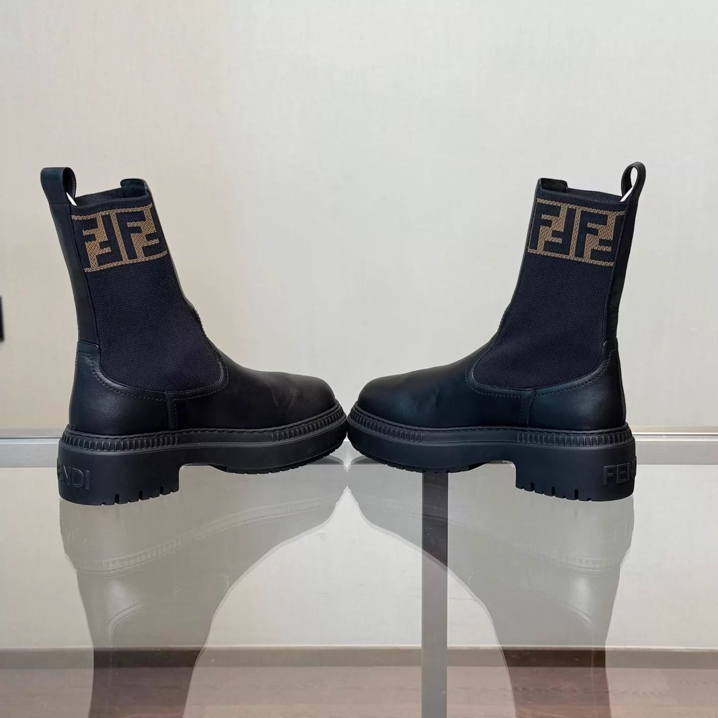 Fendi Fendi Domino Monogram Chelsea Boots 37 Unworn Size US 6.5 / IT 36.5 - 6 Thumbnail