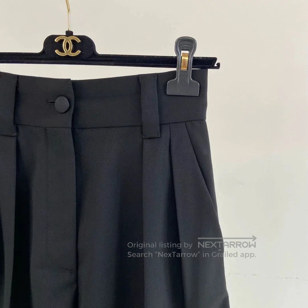 Miu Miu black miu miu shorts size 38. Size US 38 / EU 54 - 4 Thumbnail