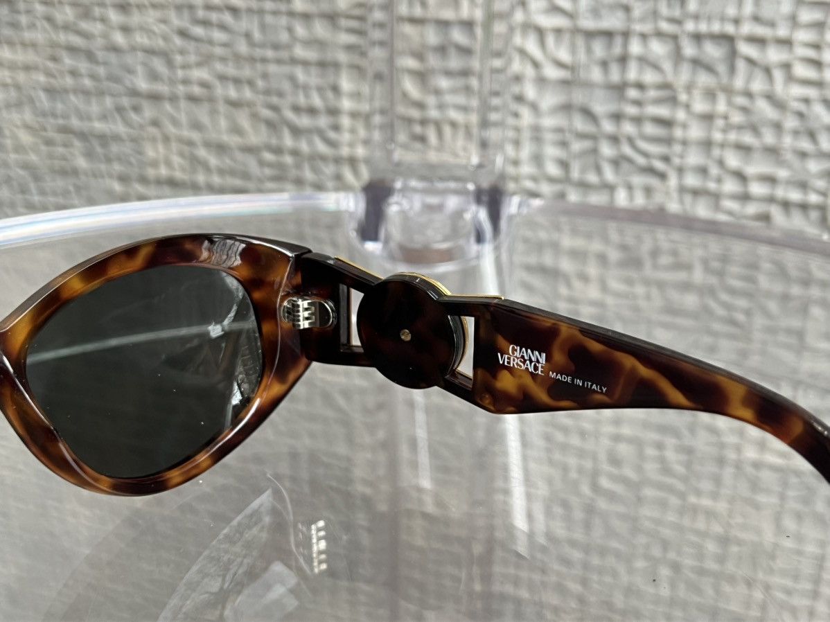 Versace Gianni Versace Medusa Logo Biggie Cat-Eye Sunglasses Unisex Size ONE SIZE - 8 Thumbnail