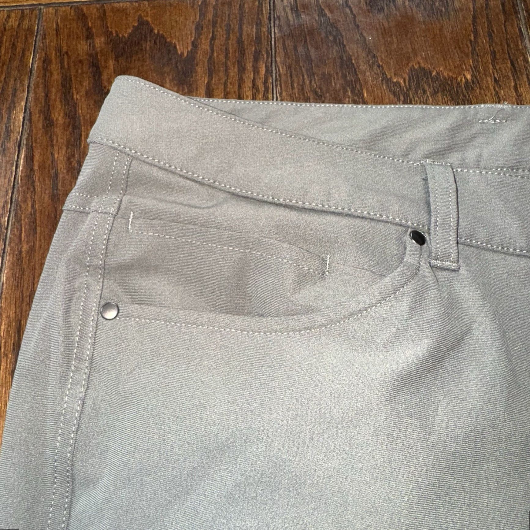 Lululemon Lululemon Men’s Green Pants 34x31 With Stretch Zip Pocket Size US 33 - 4 Thumbnail