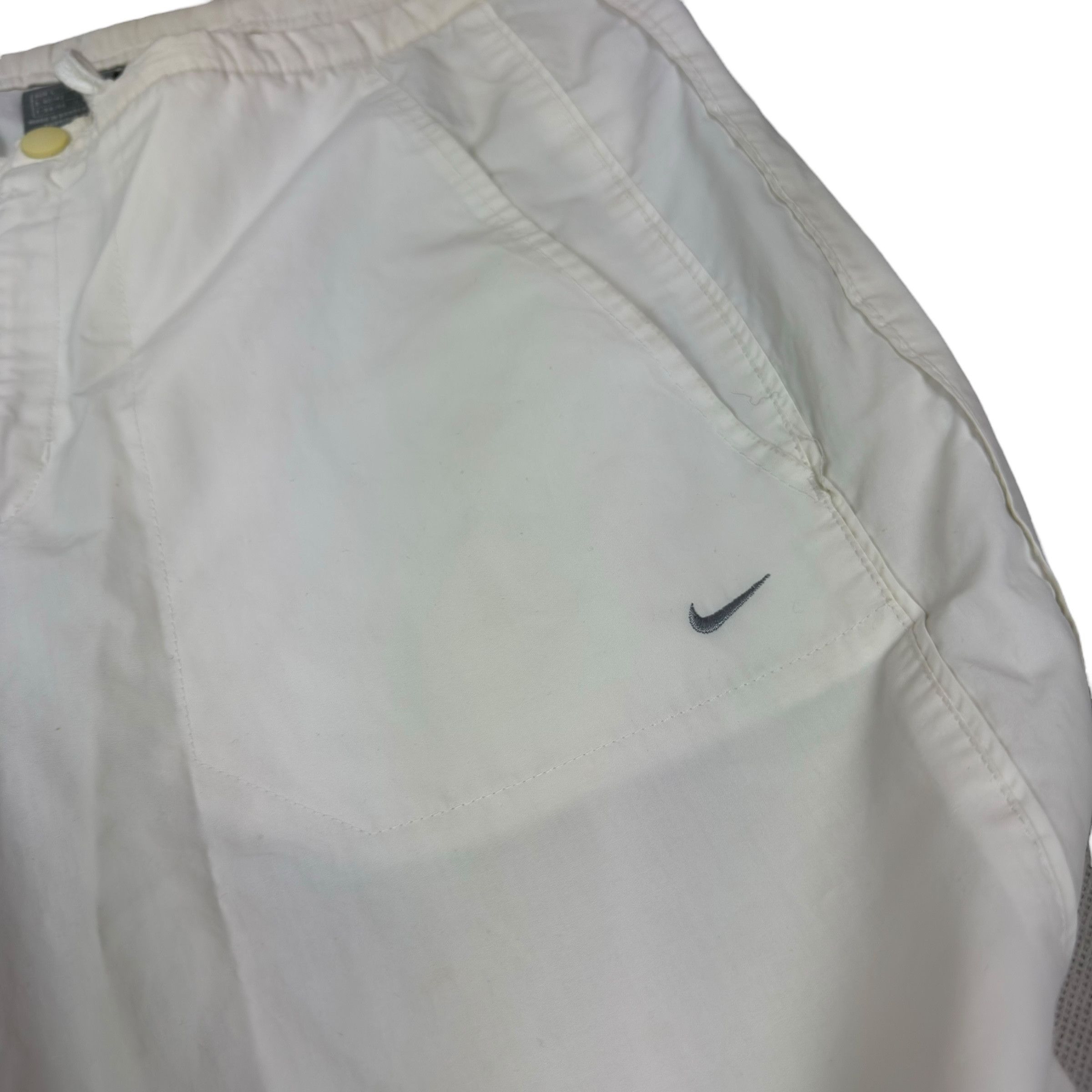 Nike × Vintage Nike Men's White Swoosh Pockets Athletic Sports Shorts Large Size US 30 / EU 46 - 3 Thumbnail