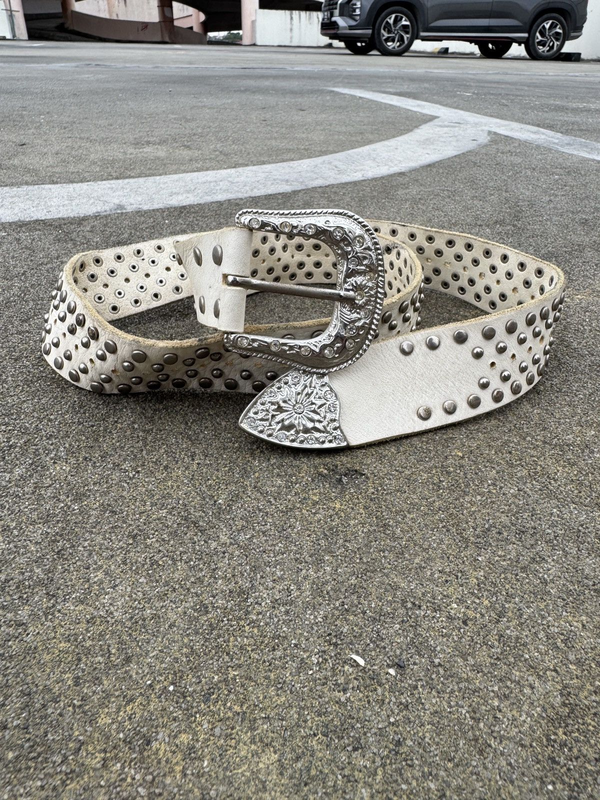 Vintage Studed Laether Belt With One Prong Size ONE SIZE - 2 Thumbnail