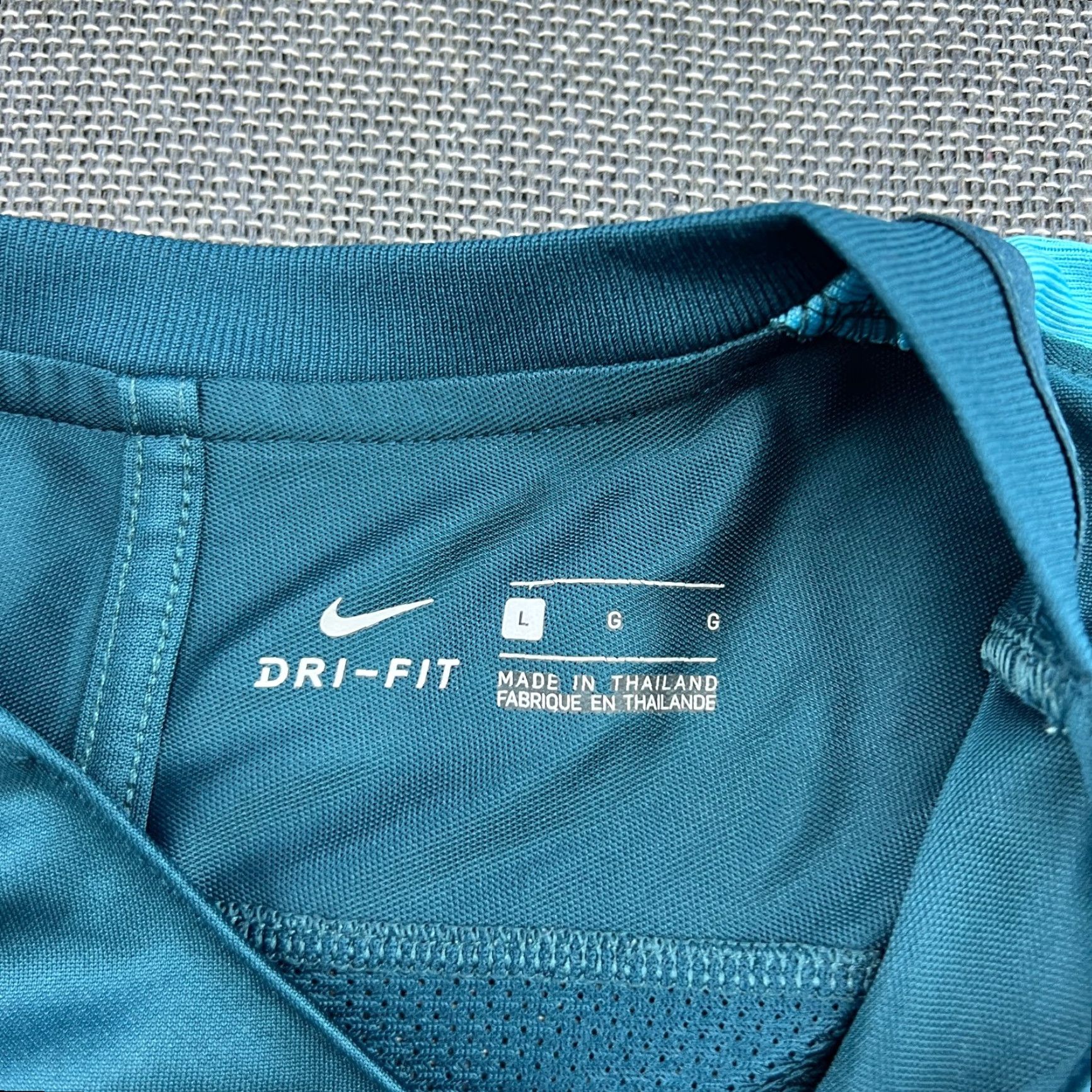 Nike Nike VFL Wolfsburg 2016 2017 Training Jersey Football Mens L Green T-Shirt Athletic Jersey Mens Sports Nike Size US L / EU 52-54 / 3 - 6 Thumbnail