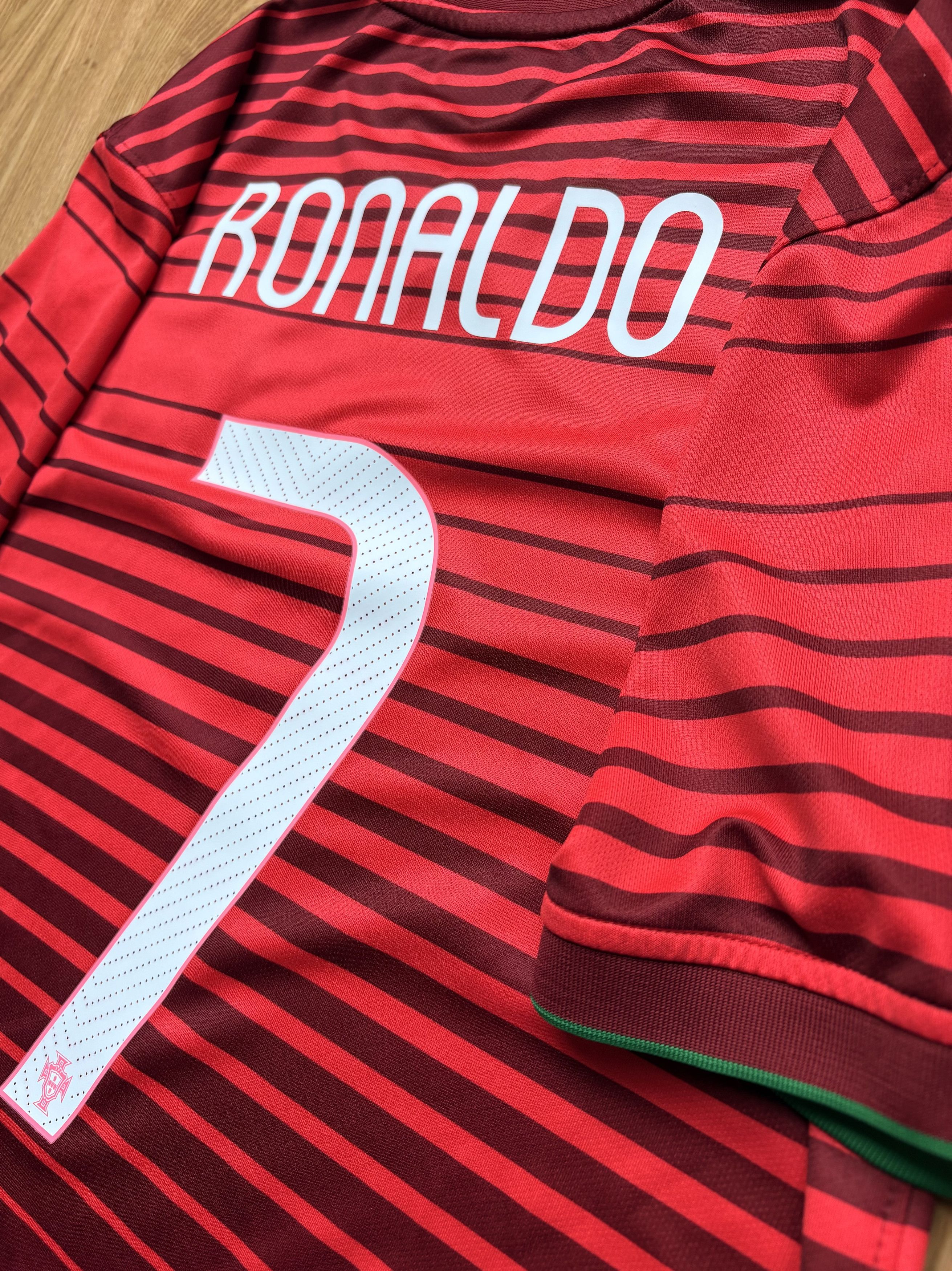 Nike Portugal 2014 Home Jersey – Ronaldo #7 – Size M – Nike Size US M / EU 48-50 / 2 - 16 Thumbnail