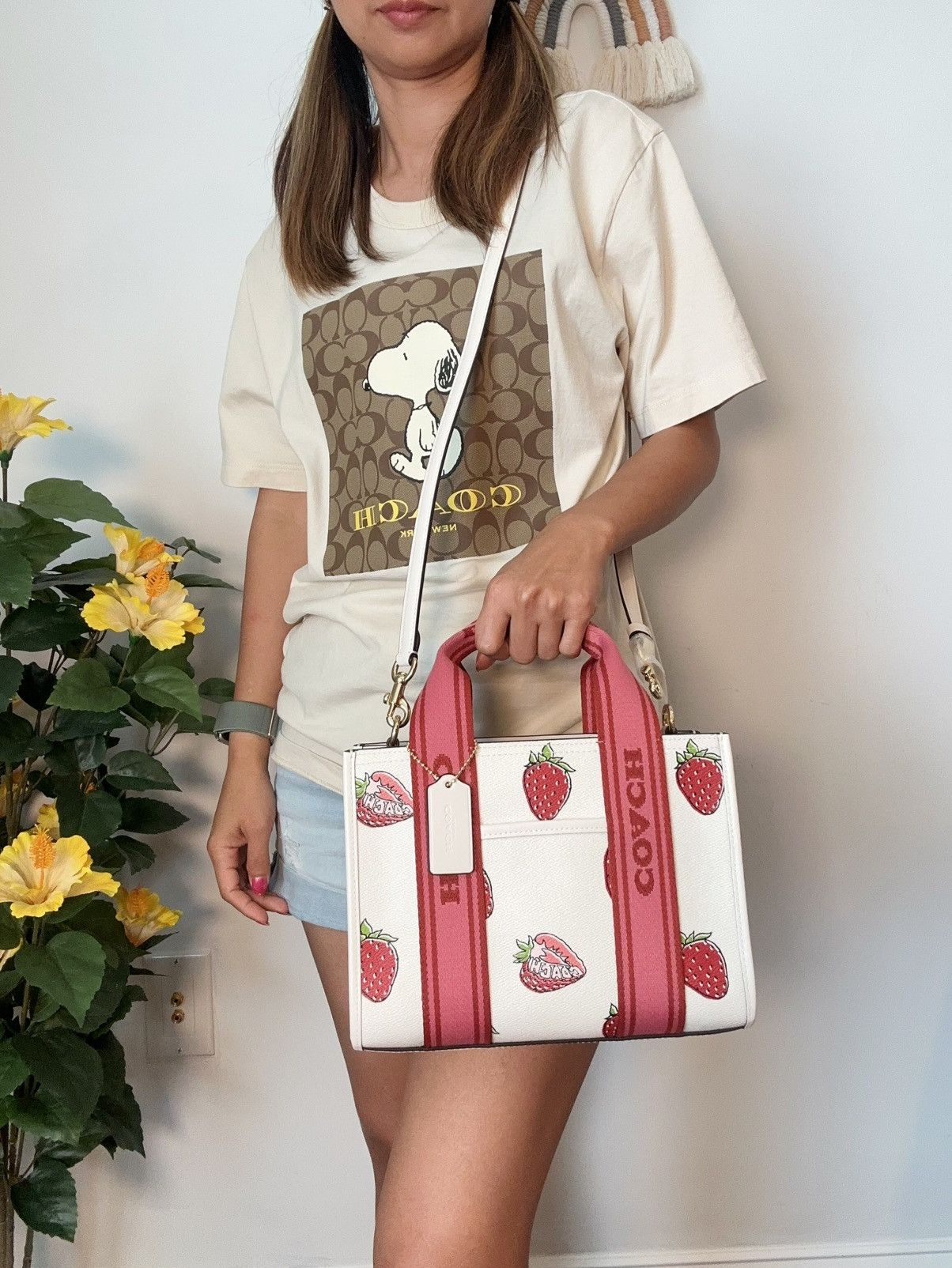 Coach NWT Coach Smith Tote Bag 24 With Strawberry Print Size ONE SIZE - 9 Thumbnail