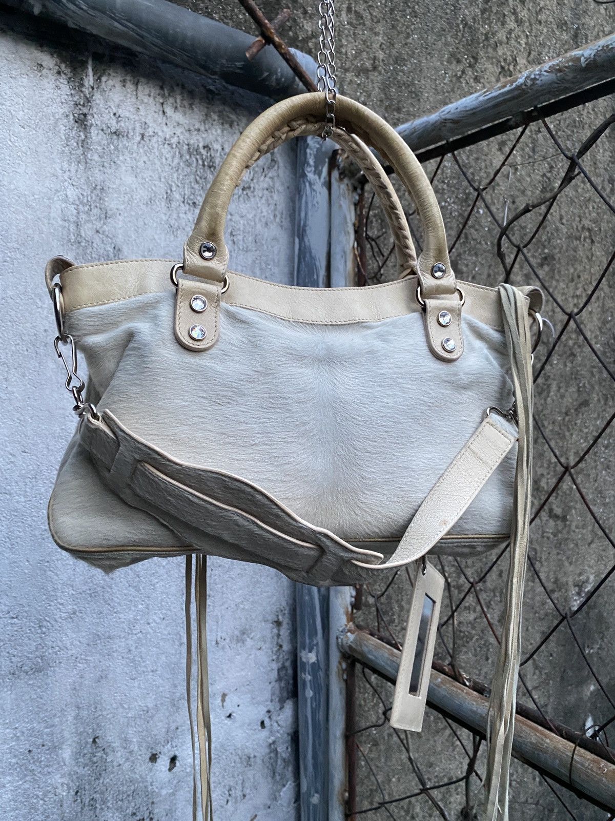 Balenciaga Balenciaga - 2000’s - LIMITED pony hair first city white Size ONE SIZE - 2 Thumbnail