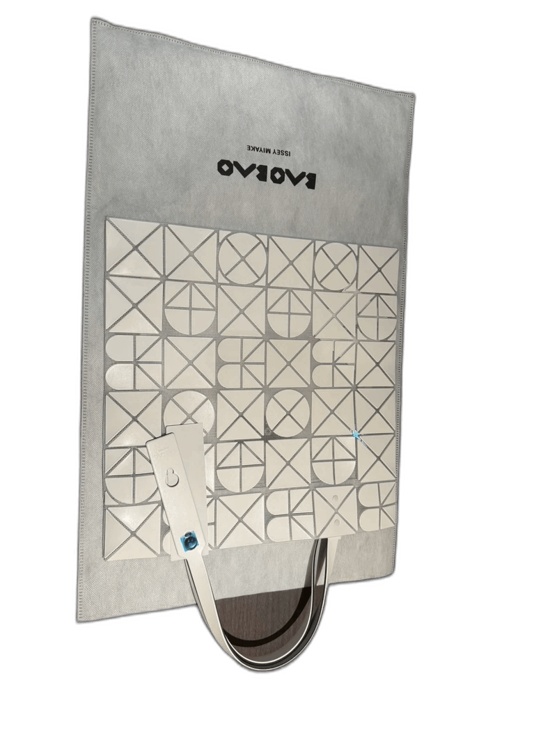 Issey Miyake baobao issey miyake white 6-grid bag Size ONE SIZE - 1 Thumbnail