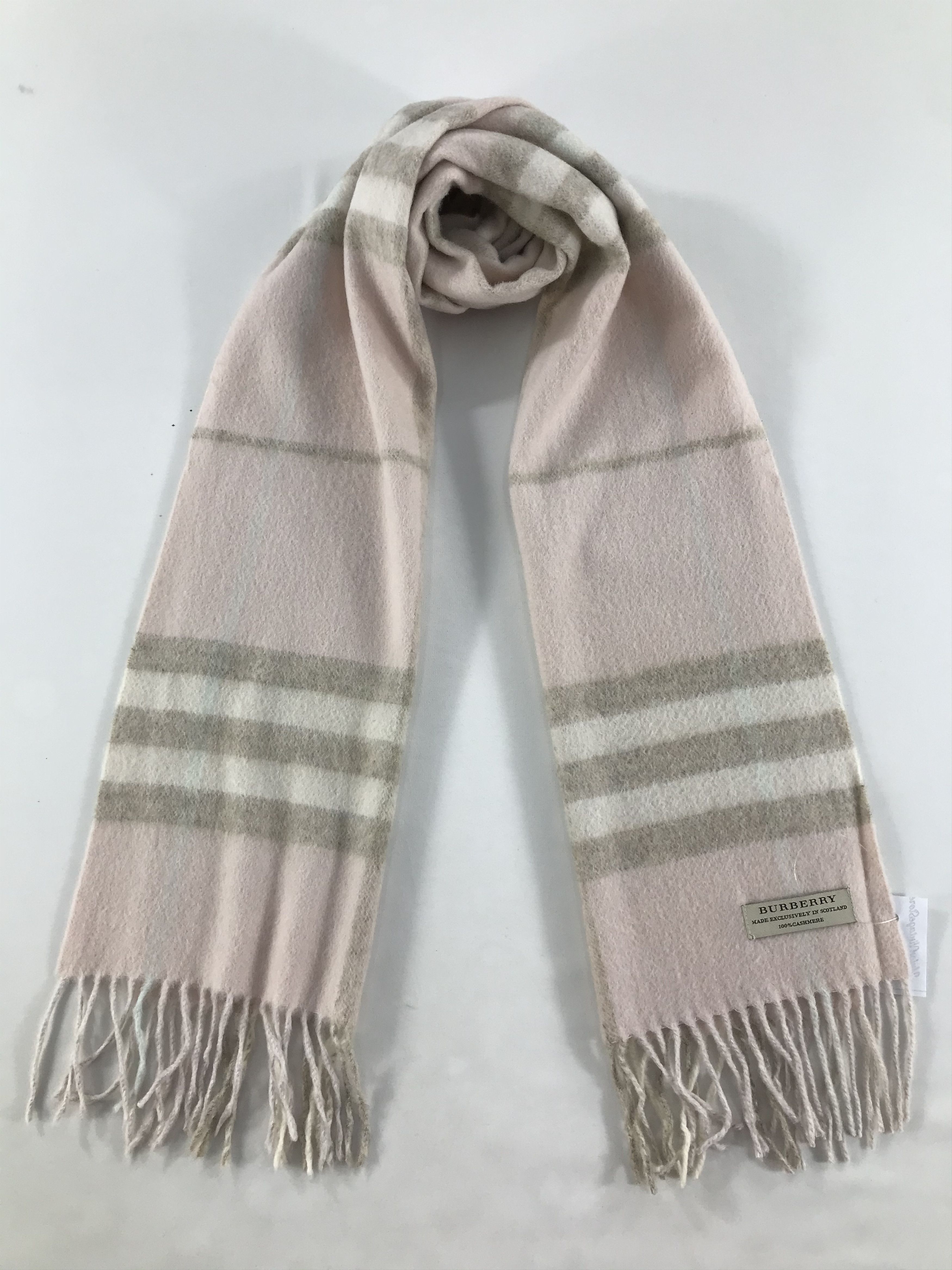 Burberry Vintage Burberry Scarf/Muffler/Neckwear MF1069 Size ONE SIZE - 1 Thumbnail
