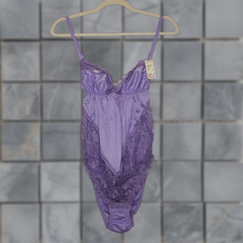 VINTAGE Poirettes Teddy One Piece Bodysuit Purple Lavender Satin Lace NWT Womens 36 Regular