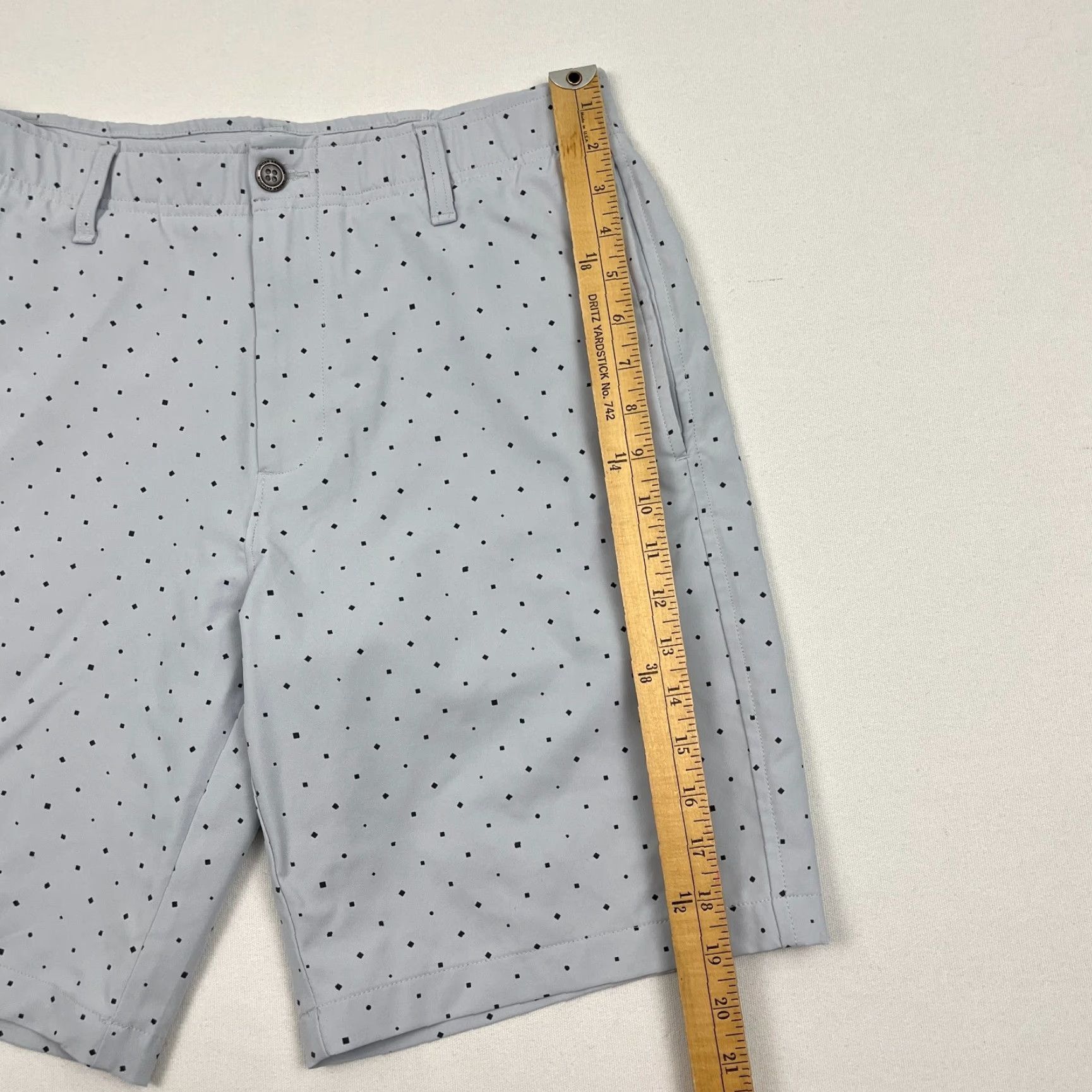 Under Armour Under Armour UA Shorts Mens 32 x 9" Gray Printed Performance Golf Chino Stretch Shorts Size US 32 / EU 48 - 5 Thumbnail