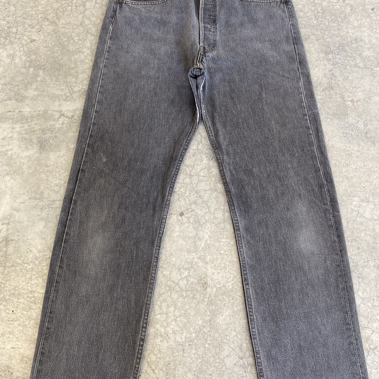 Levi's × Vintage Size 31x33.5 Vintage 1993 Levis 501 Ash Grey Jeans Size US 31 - 5 Thumbnail