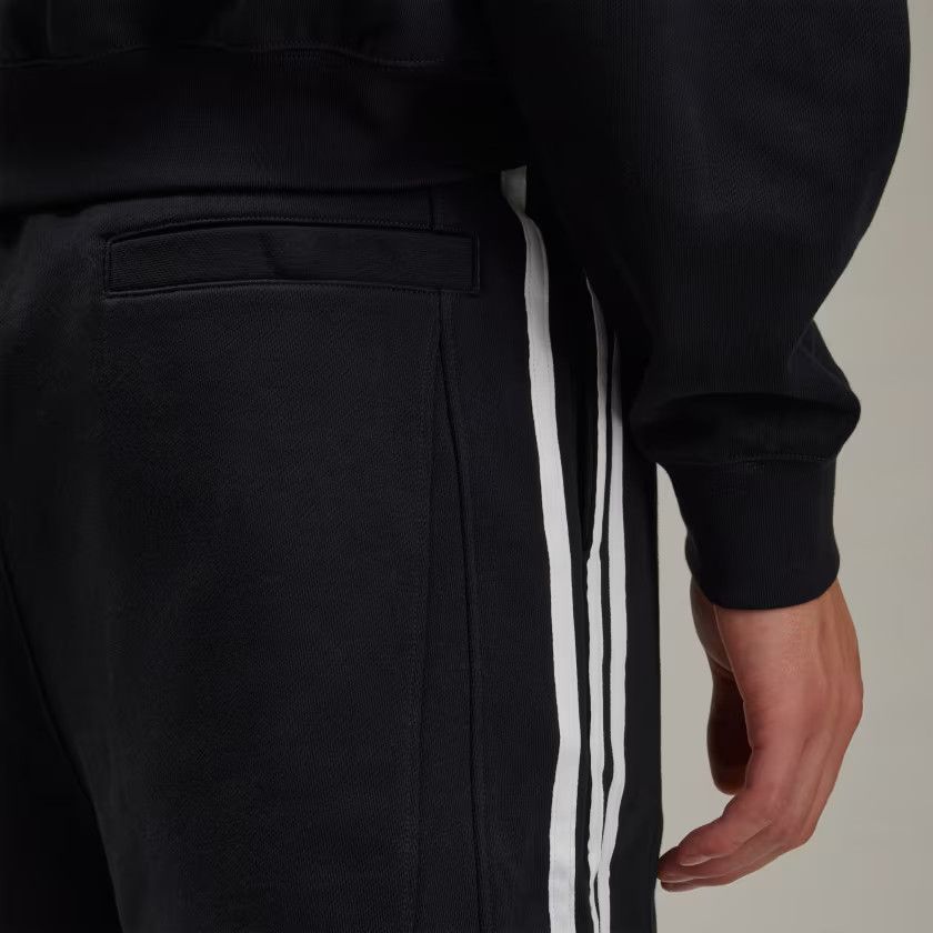 Y-3 o1s22i1n0125 Cotton Short in Black Size US 30 / EU 46 - 3 Thumbnail