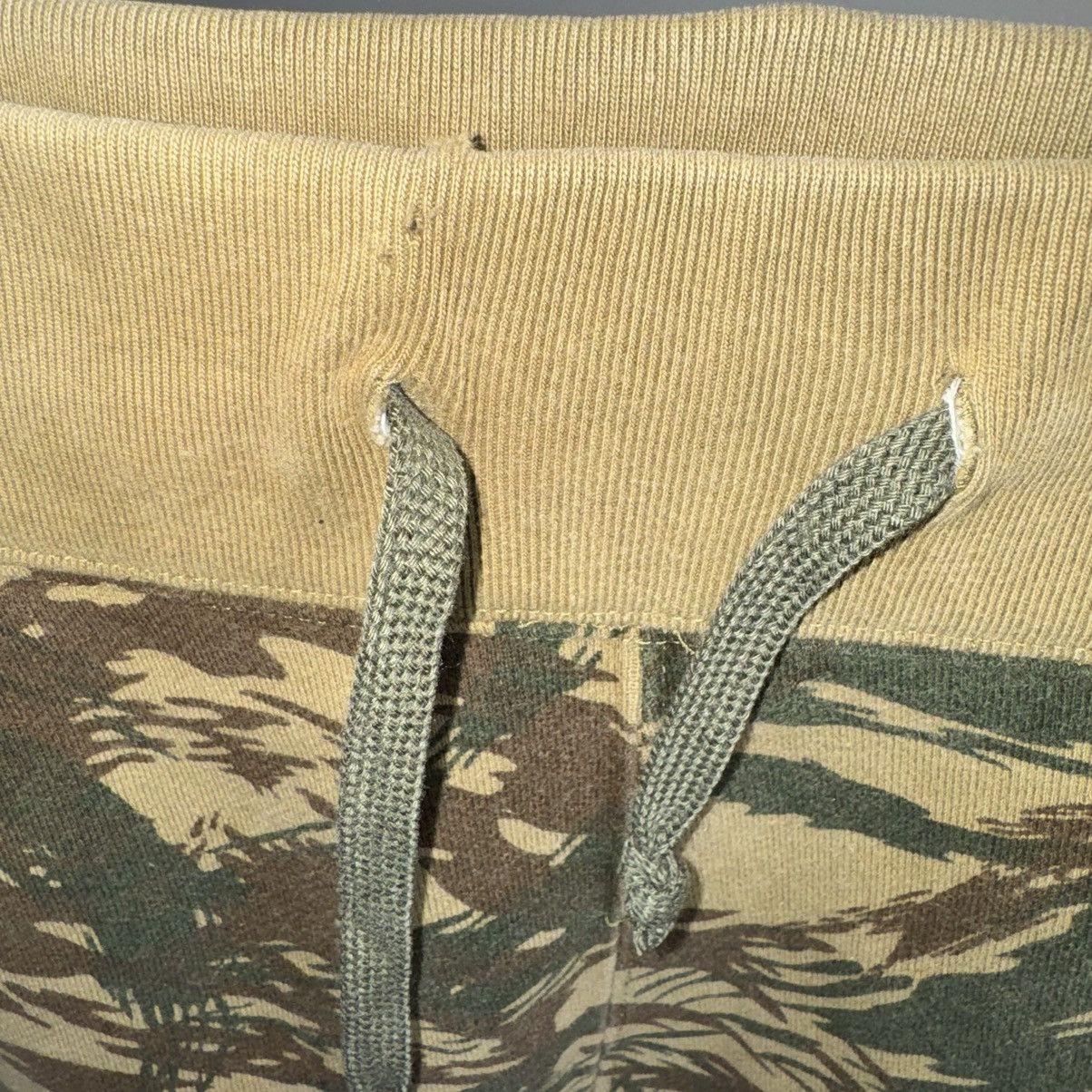 Bape Lizard Camo Sweat Shorts Size US 30 / EU 46 - 9 Thumbnail
