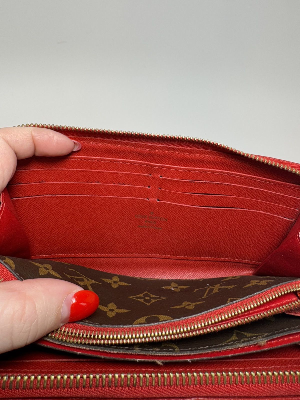 Louis Vuitton Louis Vuitton Retiro Zippy Wallet in Cerise Red Monogram Size ONE SIZE - 6 Thumbnail