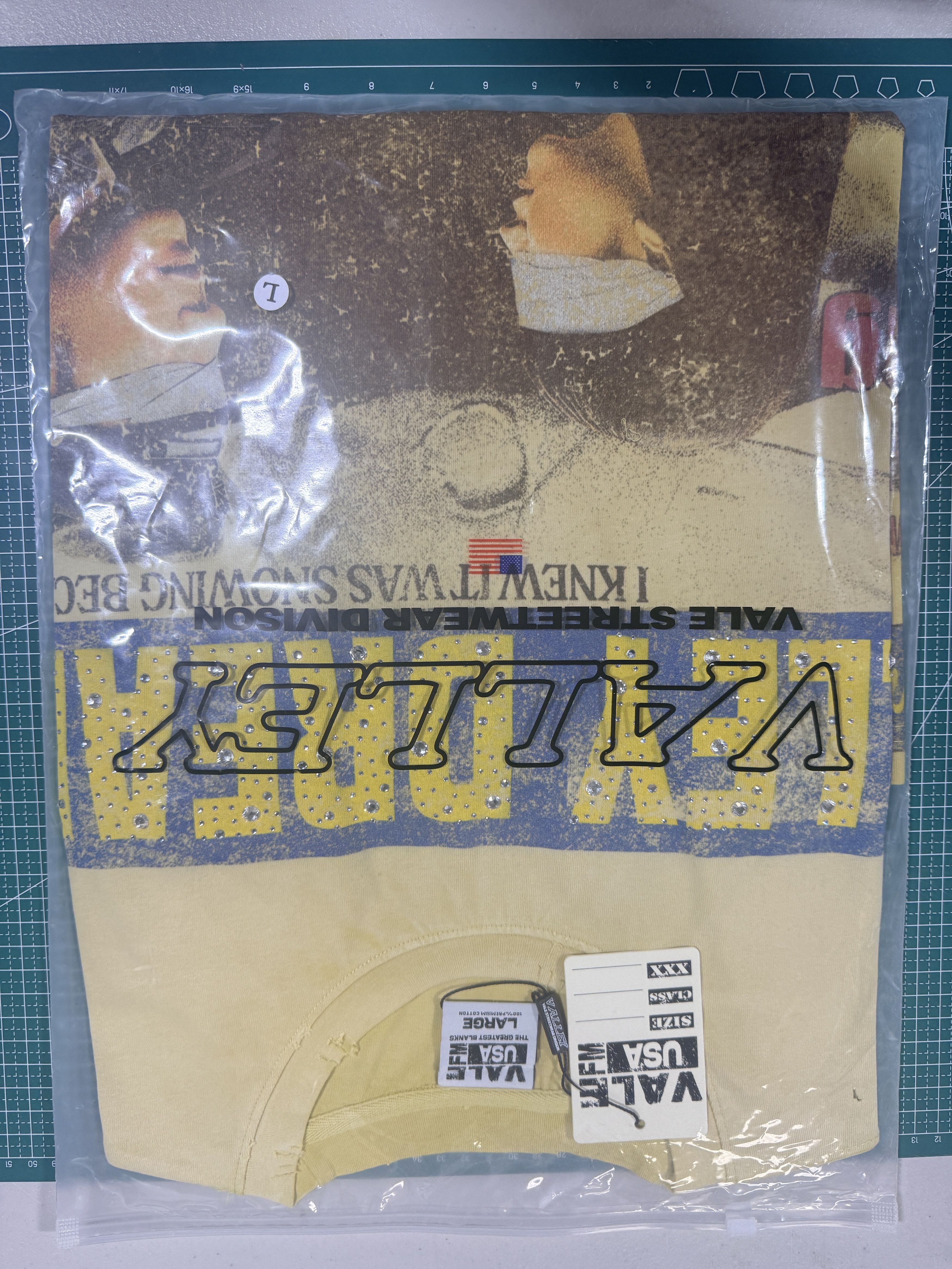Other Vale Forever The Taiping Ship Bling Tee Yellow Size L Size US L / EU 52-54 / 3 - 2 Thumbnail