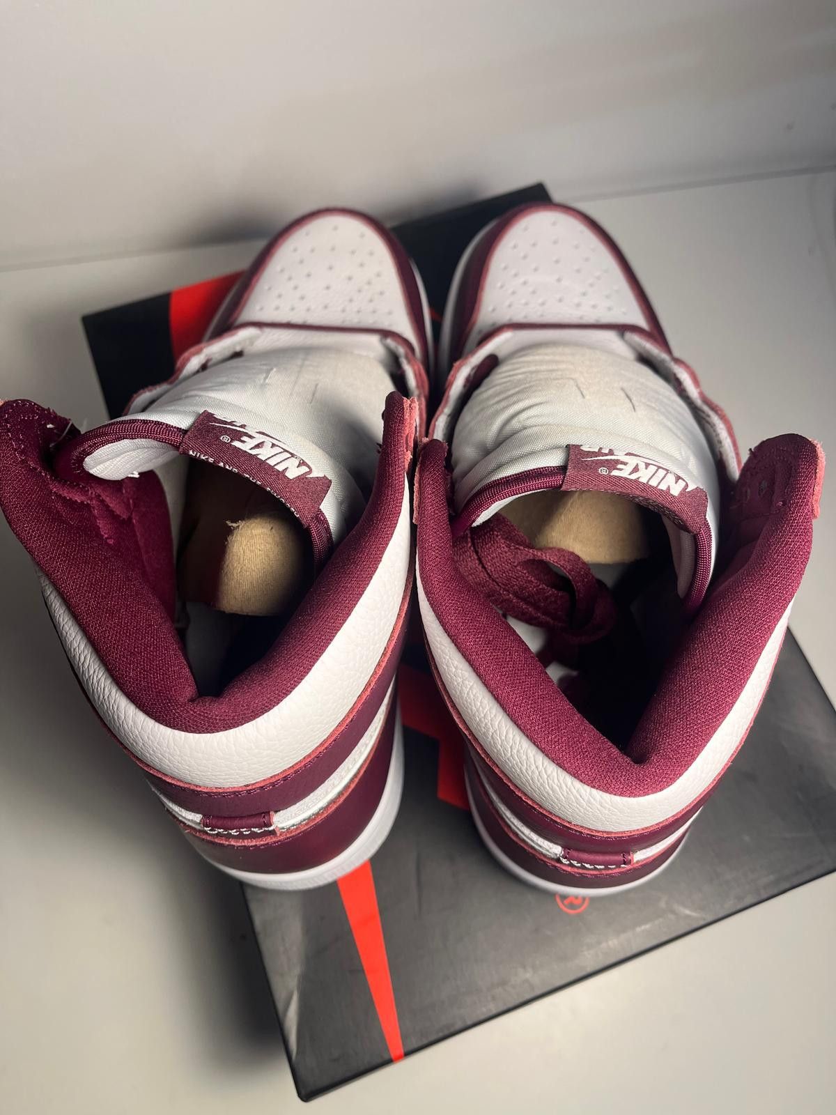 Nike Jordan 1 Retro High OG Bordeaux 40.5 Size US 7.5 / EU 40-41 - 7 Thumbnail