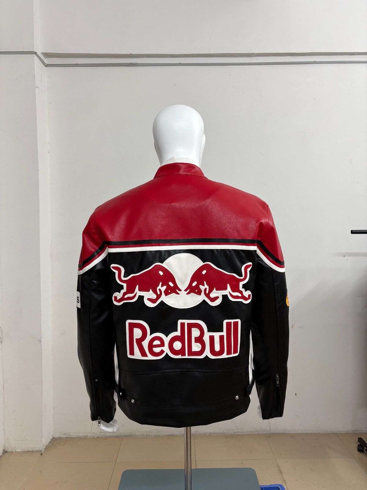 Red Bull Red Bull Racing Jacket Size US M / EU 48-50 / 2 - 2 Thumbnail