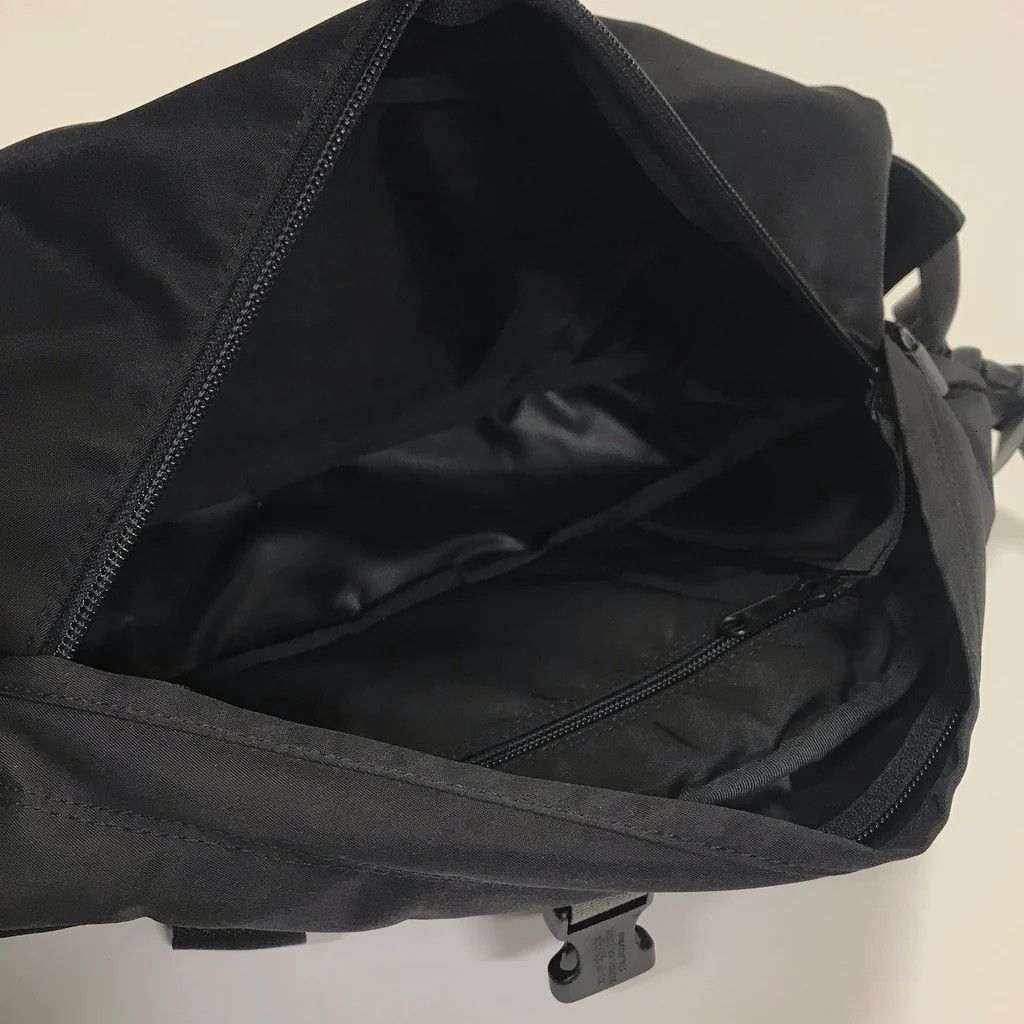 Gallery1950 [OS] Nylon Shoulder Bag in Black Size ONE SIZE - 18 Thumbnail