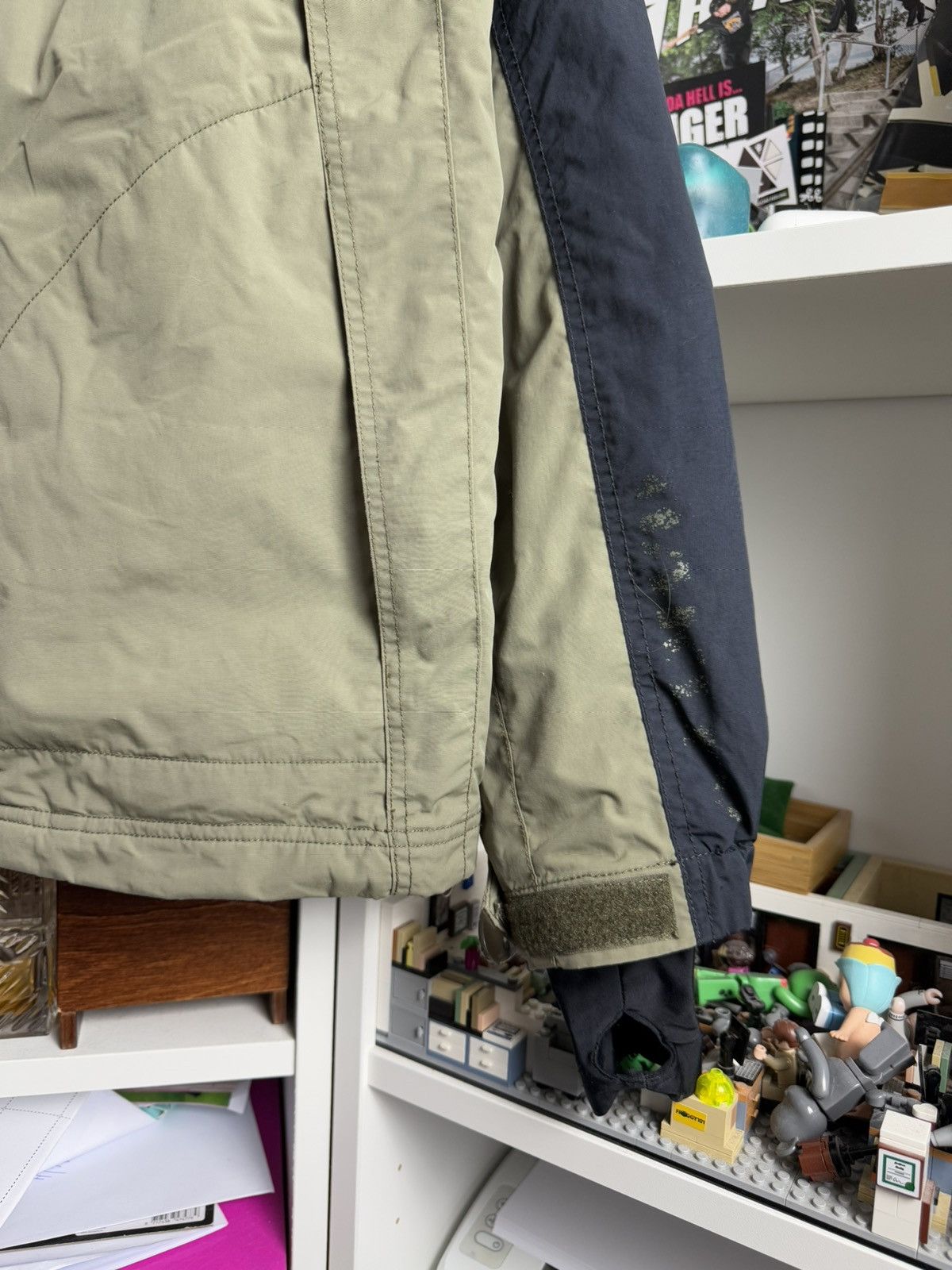 Oakley × Vintage Vintage y2k Oakley technical snowboard ski jacket M gorpcore Size US M / EU 48-50 / 2 - 4 Thumbnail