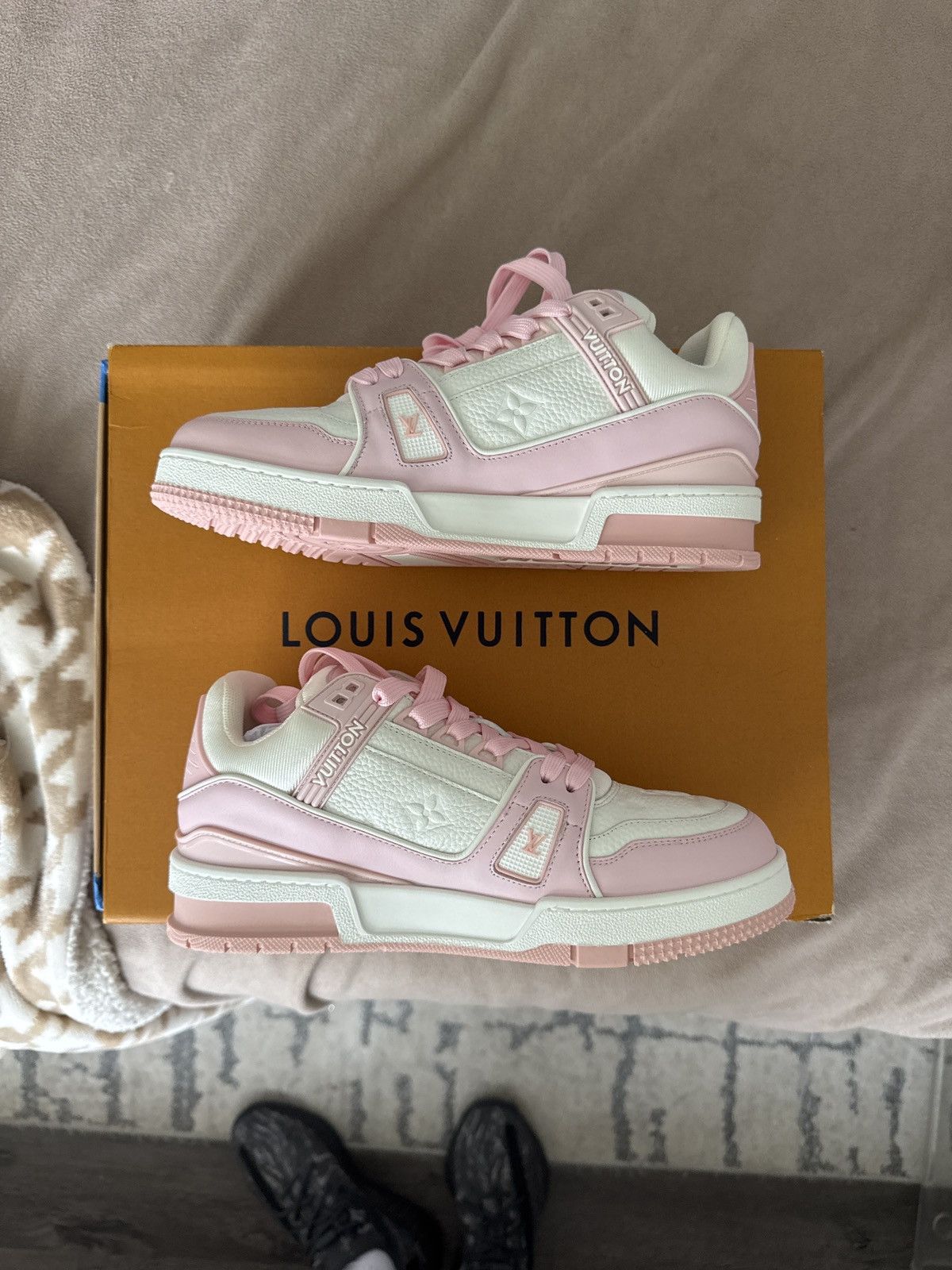 Louis Vuitton Louis Vuitton Women’s Trainers Pink Size US 8 / EU 41 - 2 Thumbnail