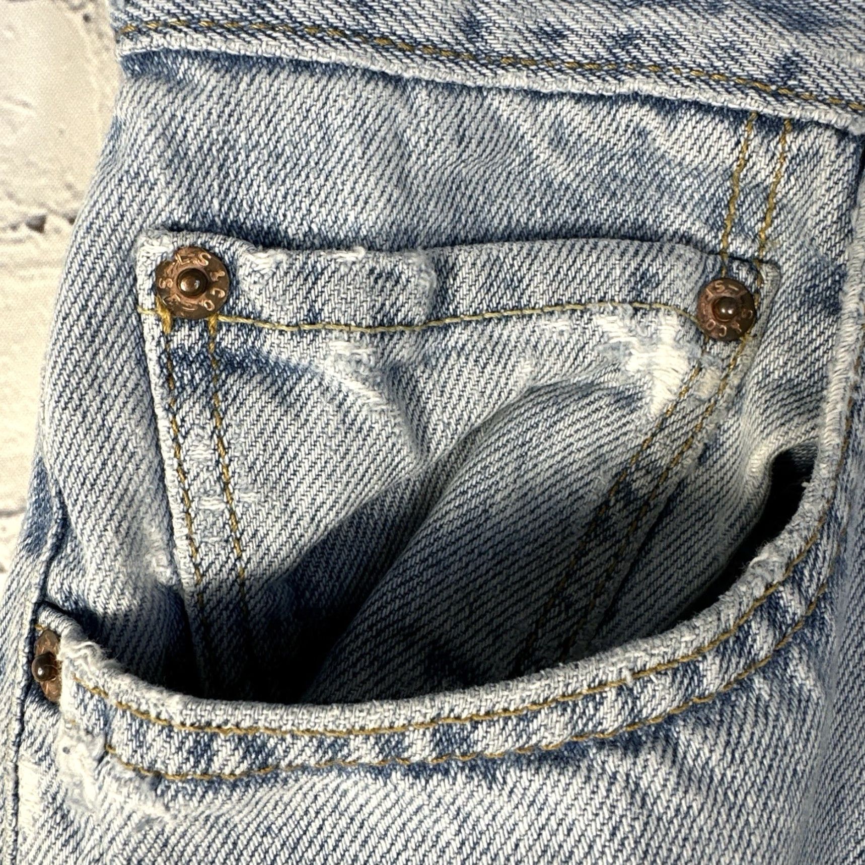 Levi's VINTAGE Levi's Jeans Mens 36x30 Blue Denim 550 Relaxed Fit Faded Grunge Y2K Mens Jeans Size US 36 / EU 52 - 5 Thumbnail