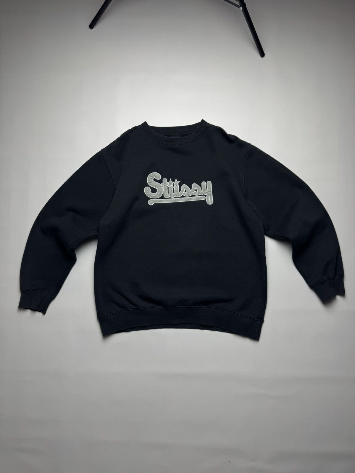 Stussy Stüssy Script Appliqué Crewneck Sweatshirt – Size M/L Size US L / EU 52-54 / 3 - 8 Thumbnail
