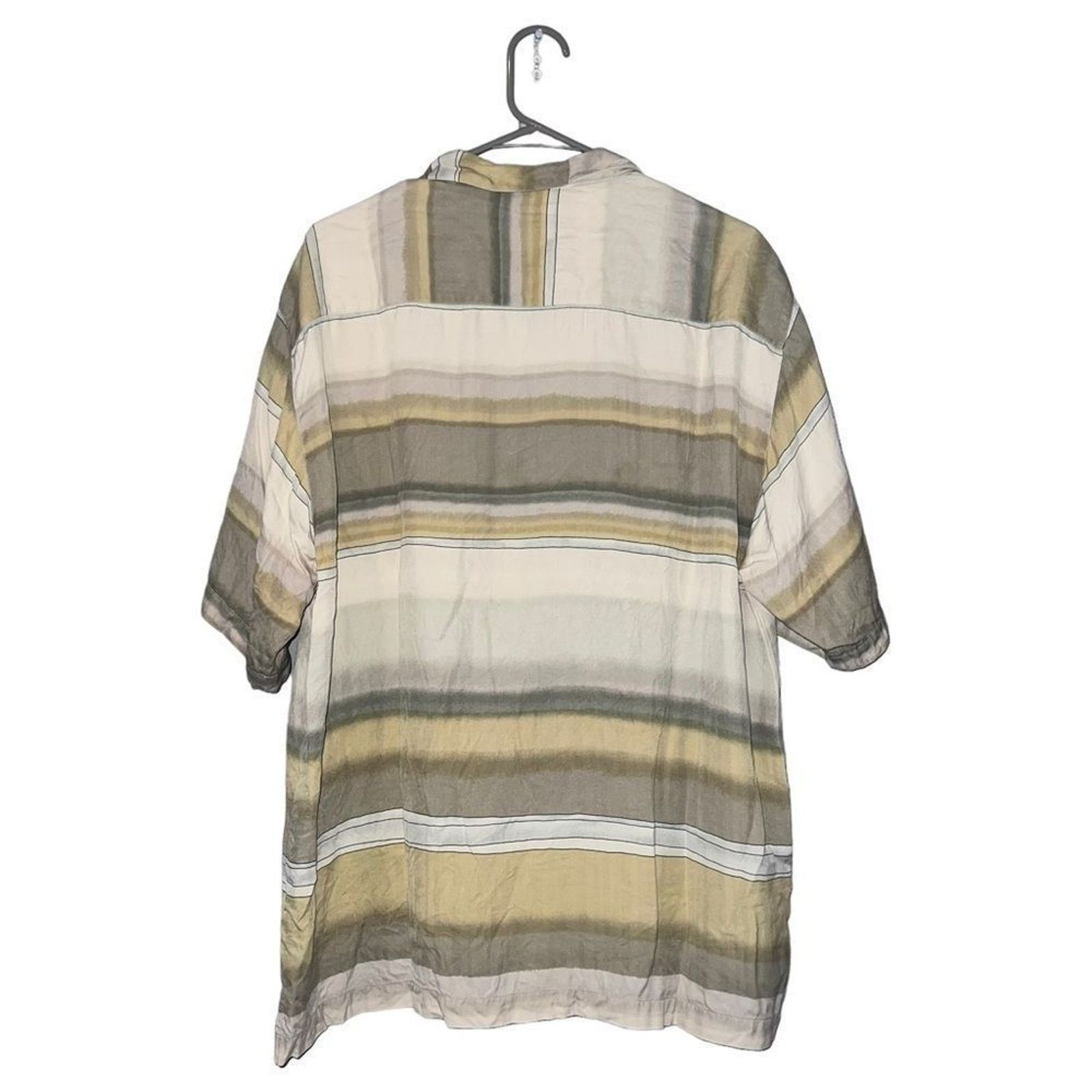 Tommy Bahama Tommy Bahama Camp Shirt Mens Medium 100% Silk Button Up Size US M / EU 48-50 / 2 - 4 Thumbnail