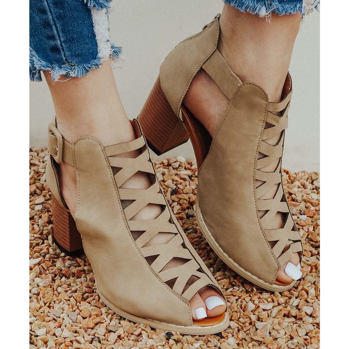 Other Women Heel Size 10 Beige Crisscross Block-Heel Sandal Size US 10 / IT 40 - 13 Thumbnail