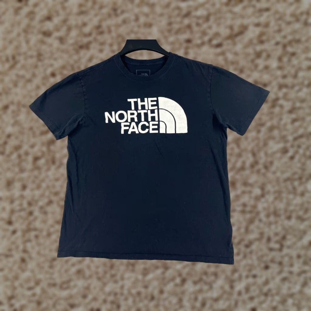 The North Face VINTAGE The North Face Shirt Men M Black Short Sleeve Crew Neck 100% Cotton Camping Size US M / EU 48-50 / 2 - 1 Thumbnail
