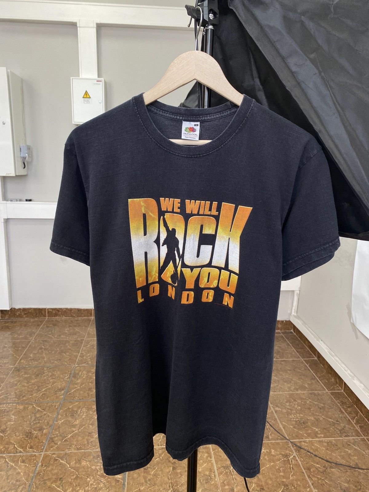 Fruit Of The Loom 🇬🇧 Vintage 2007 Queen We Will Rock You London T-Shirt Rare Size US M / EU 48-50 / 2 - 1 Thumbnail