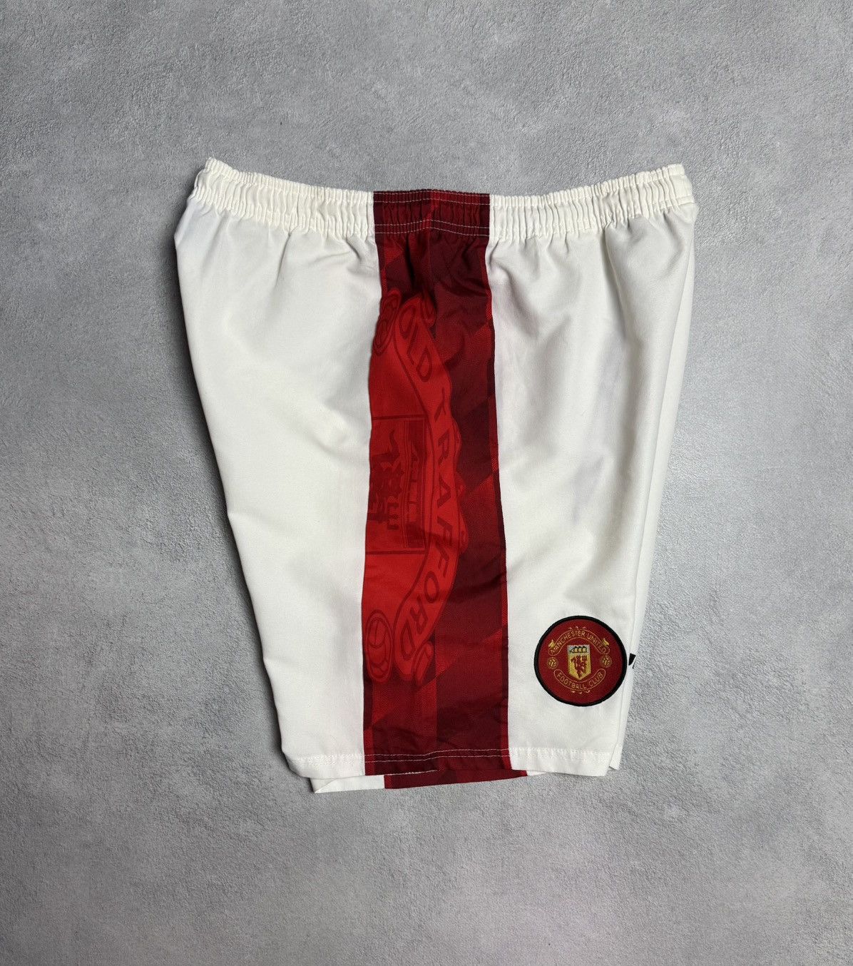 Umbro Manchester United 1996/98 Home Football Soccer Shorts Umbro Size US 30 / EU 46 - 3 Thumbnail