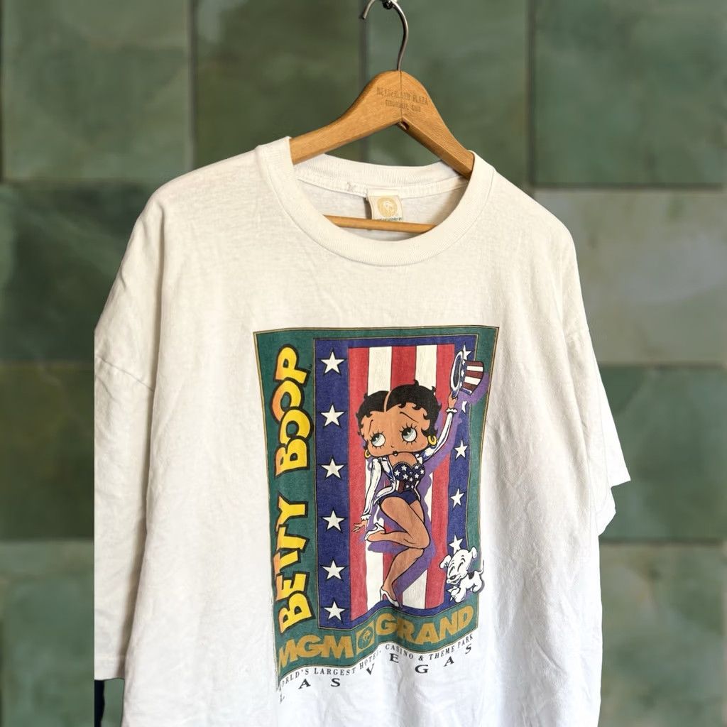 Vintage VINTAGE 90s Betty Boop MGM Las Vegas White Cotton Tee Shirt XL Men T-Shirt Betty Boop 90s White Mens XL Size US XL / EU 56 / 4 - 1 Thumbnail