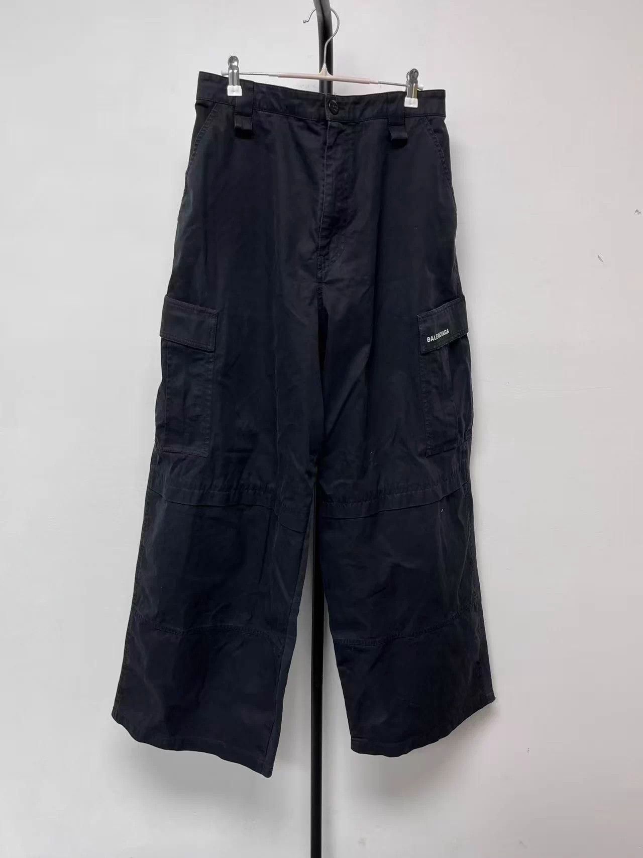 Balenciaga Balenciaga men's paper-woven cotton twill cargo pants Size US 29 - 2 Thumbnail
