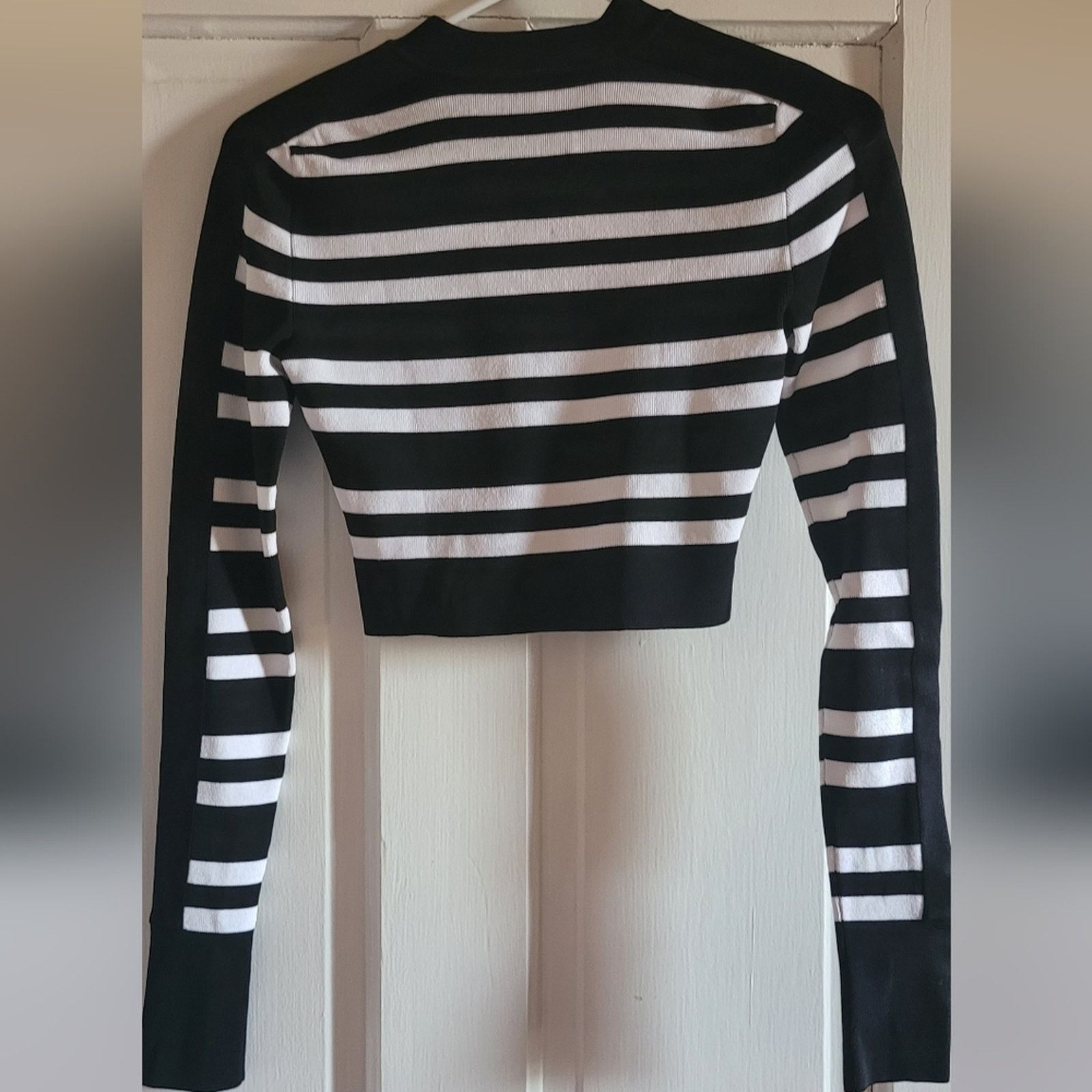 Bebe Women's Bebe fitted striped crop top, size small Size S / US 4 / IT 40 - 3 Thumbnail