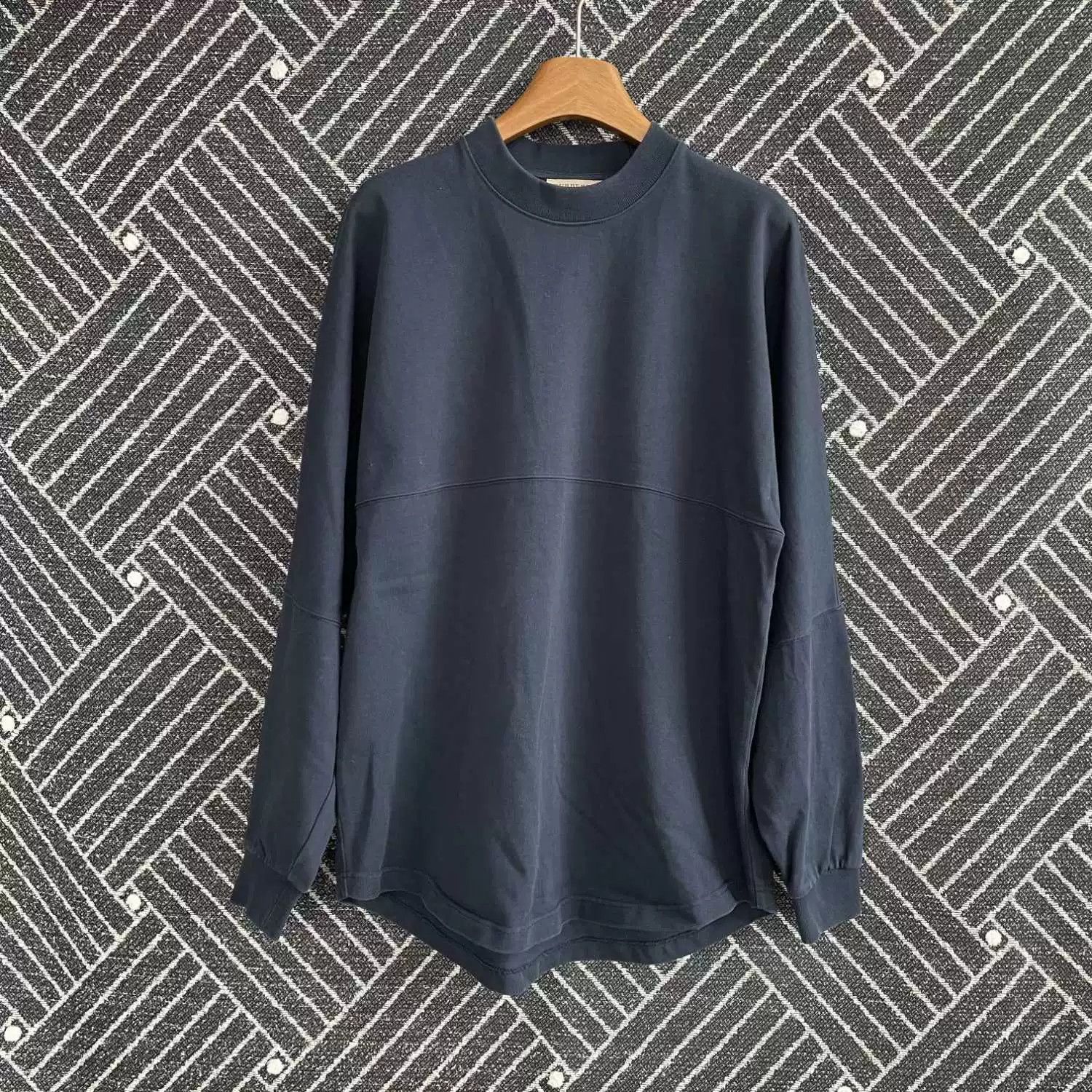 burberry batwing sleeve long sleeve sweatshirt